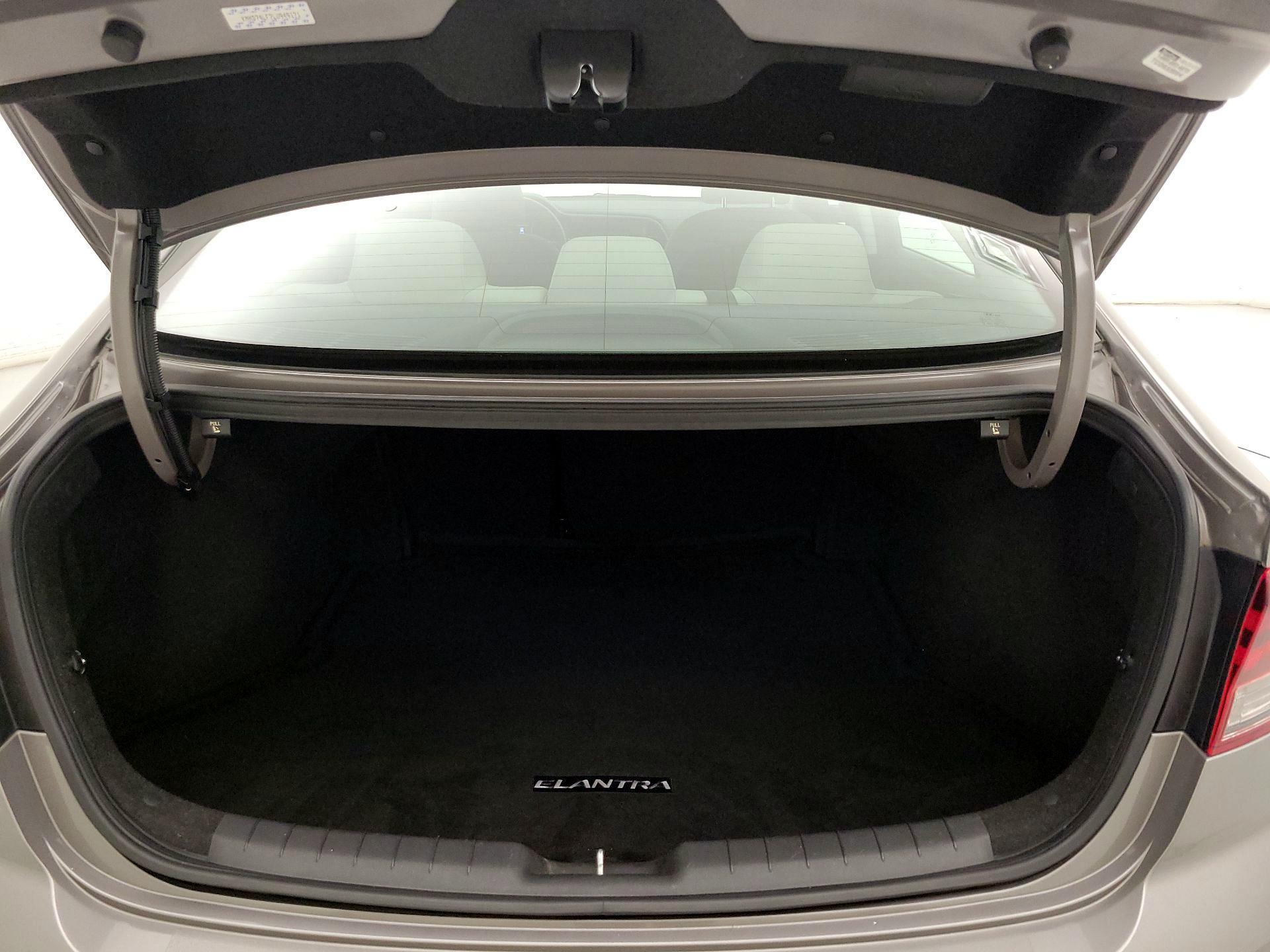 Thumbnail: 2020 Hyundai Elantra - 20