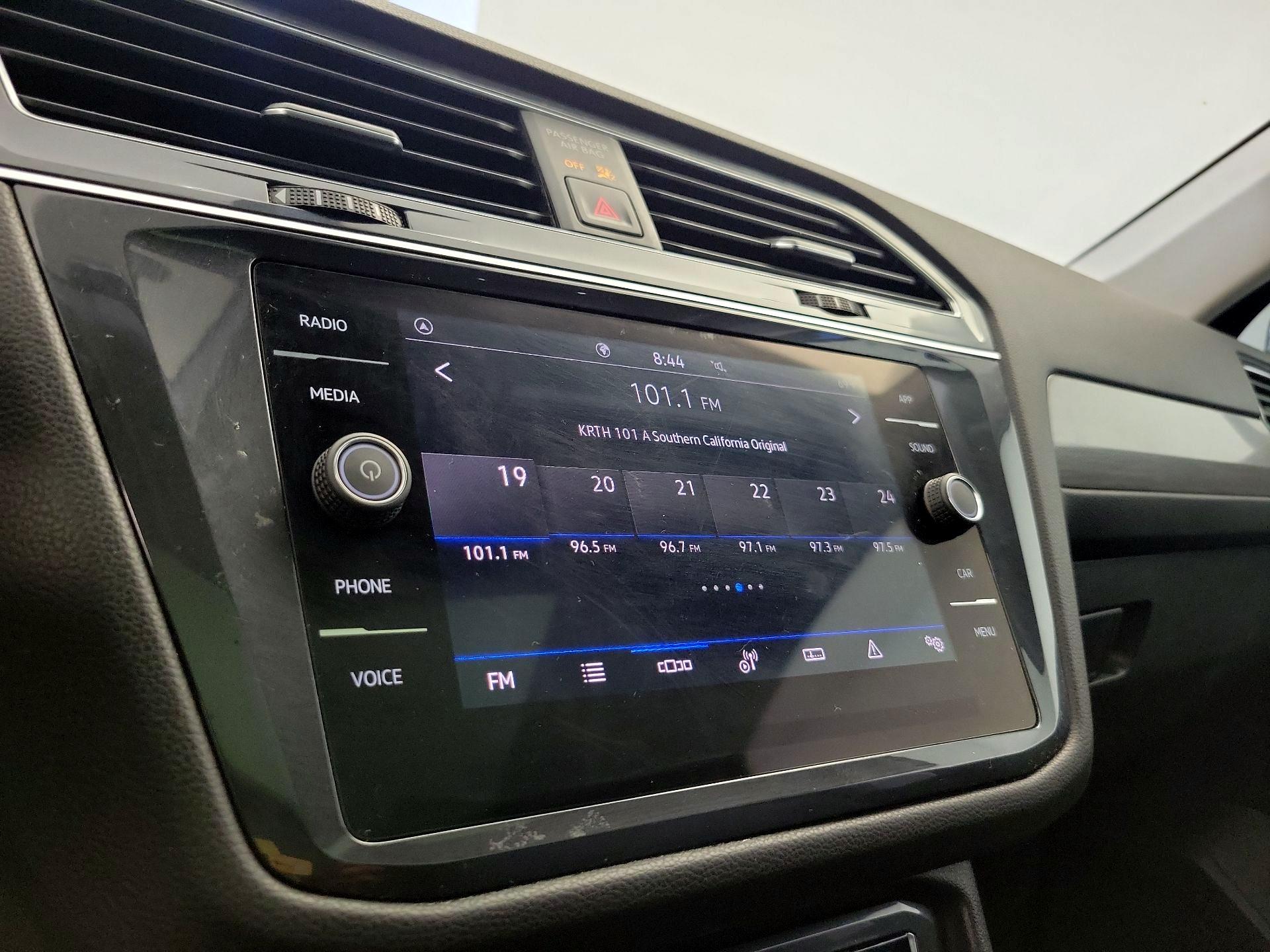 Thumbnail: 2021 Volkswagen Tiguan - 15