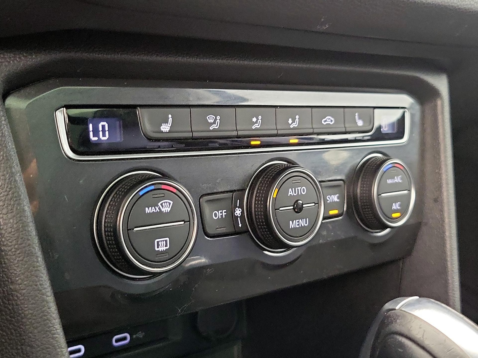 2021 Volkswagen Tiguan SE - Photo 16