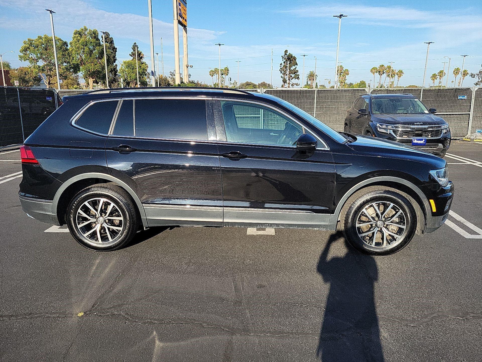 Thumbnail: 2021 Volkswagen Tiguan - 4