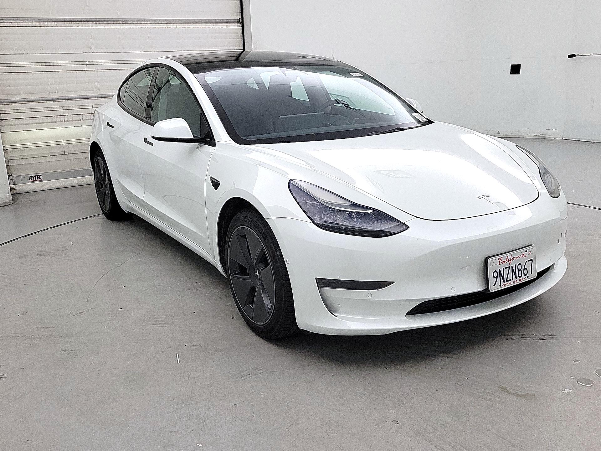 Thumbnail: 2022 Tesla Model 3 - 1