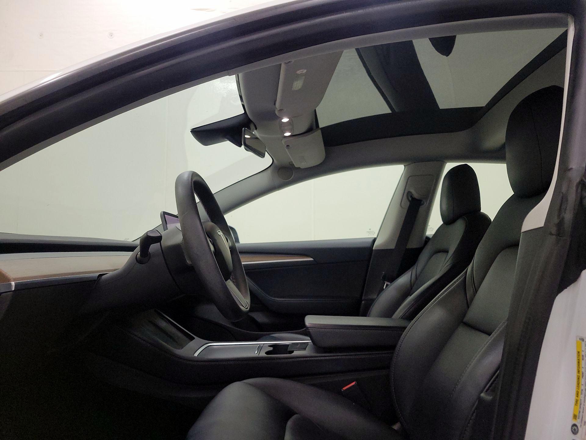 Thumbnail: 2022 Tesla Model 3 - 15