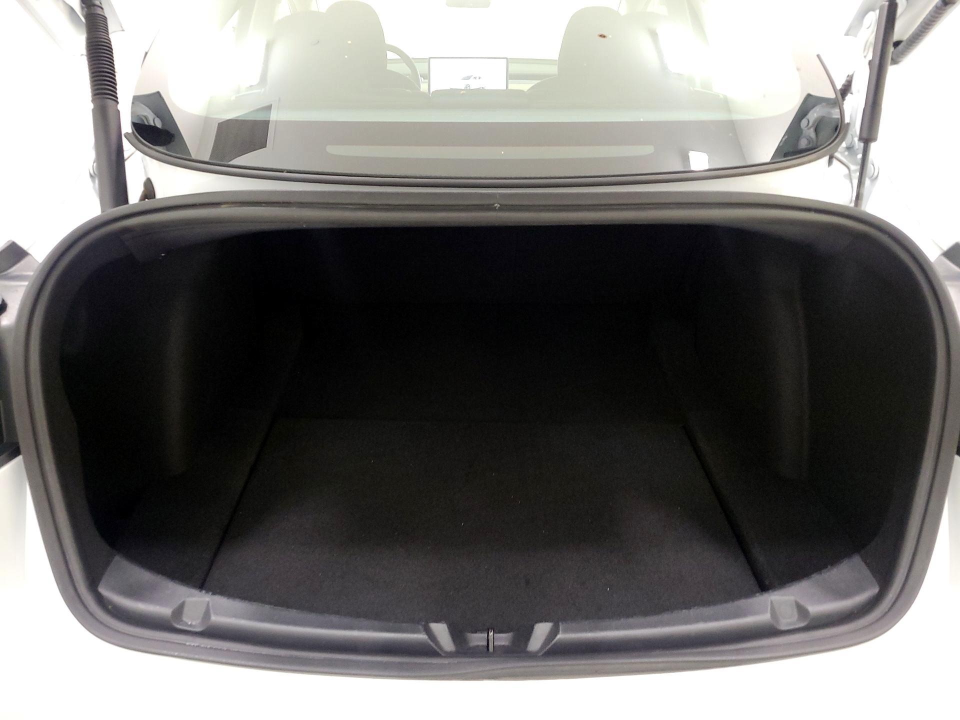 Thumbnail: 2022 Tesla Model 3 - 17