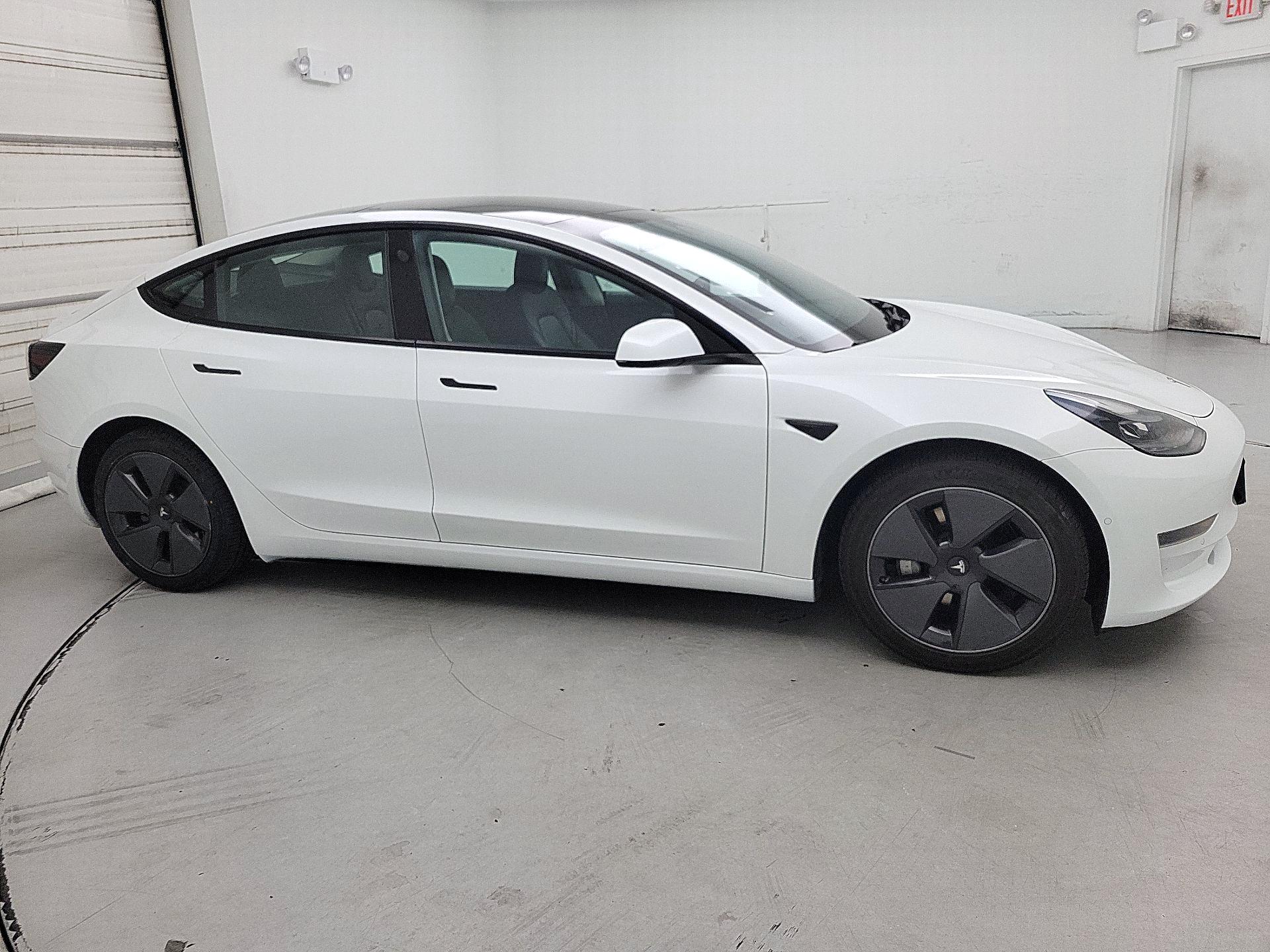 Thumbnail: 2022 Tesla Model 3 - 4