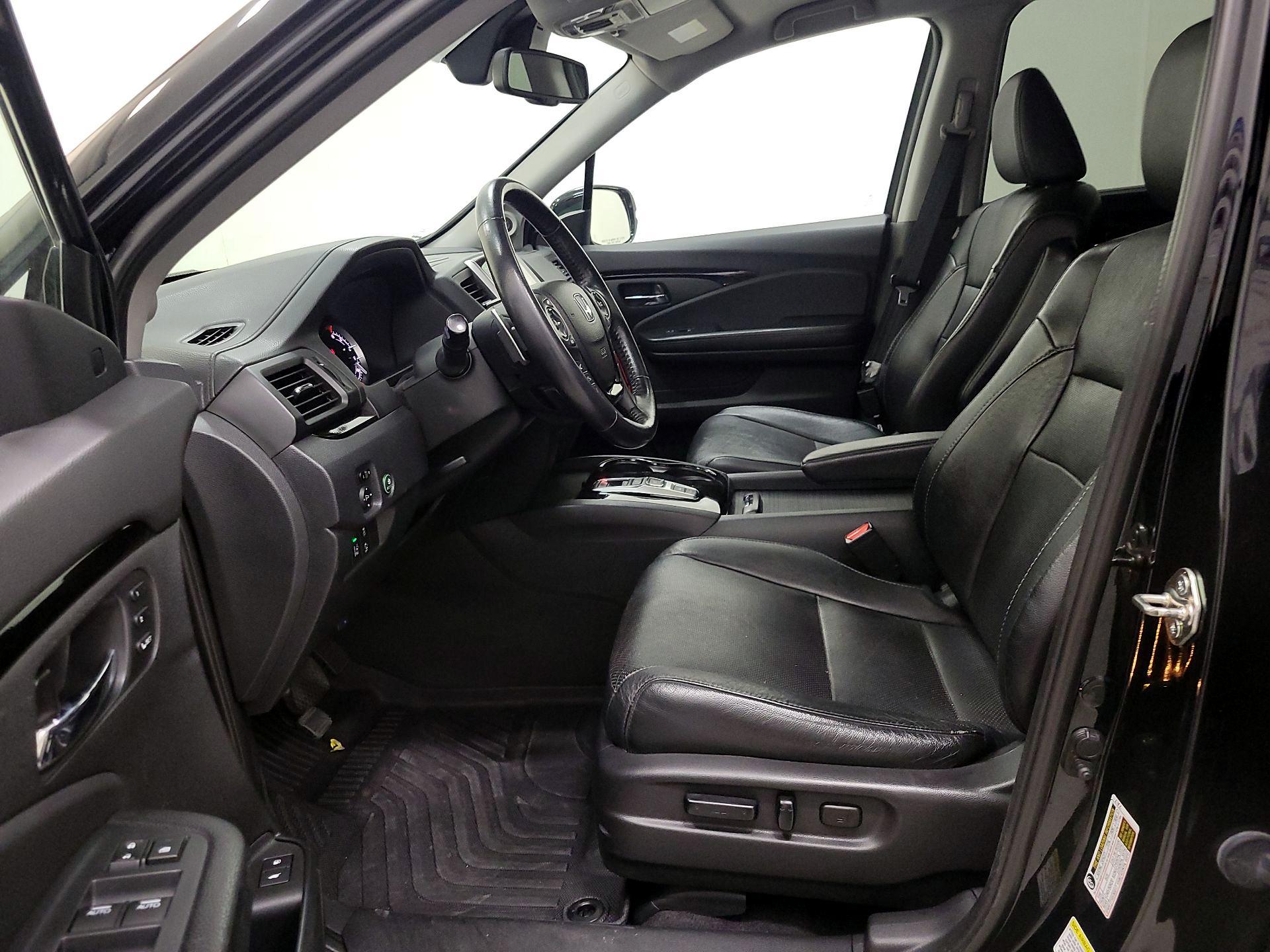 Thumbnail: 2016 Honda Pilot - 11
