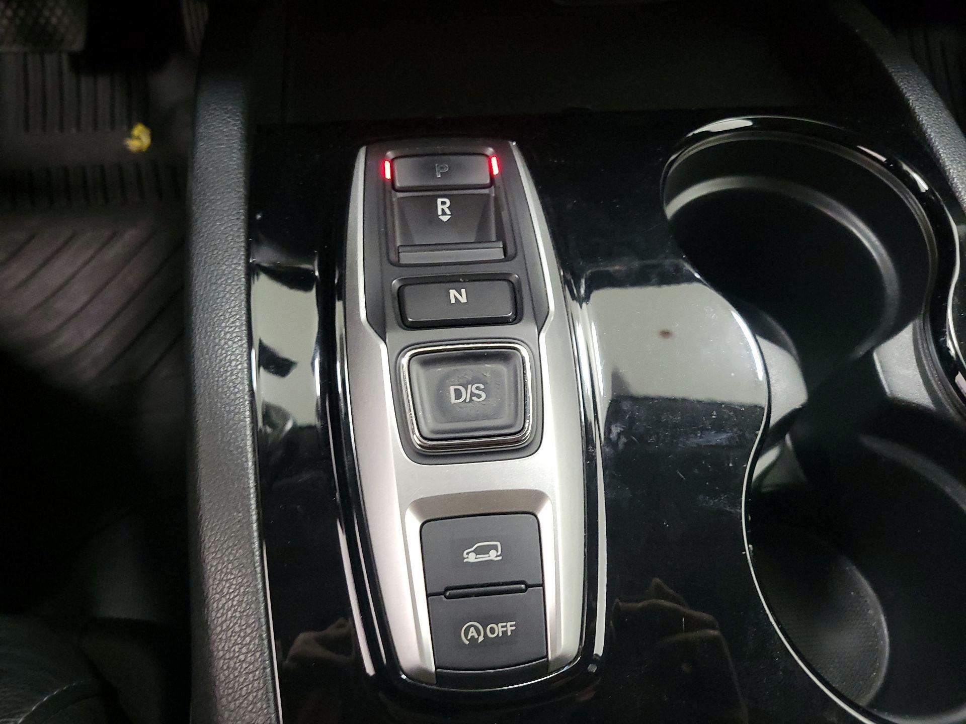 Thumbnail: 2016 Honda Pilot - 17