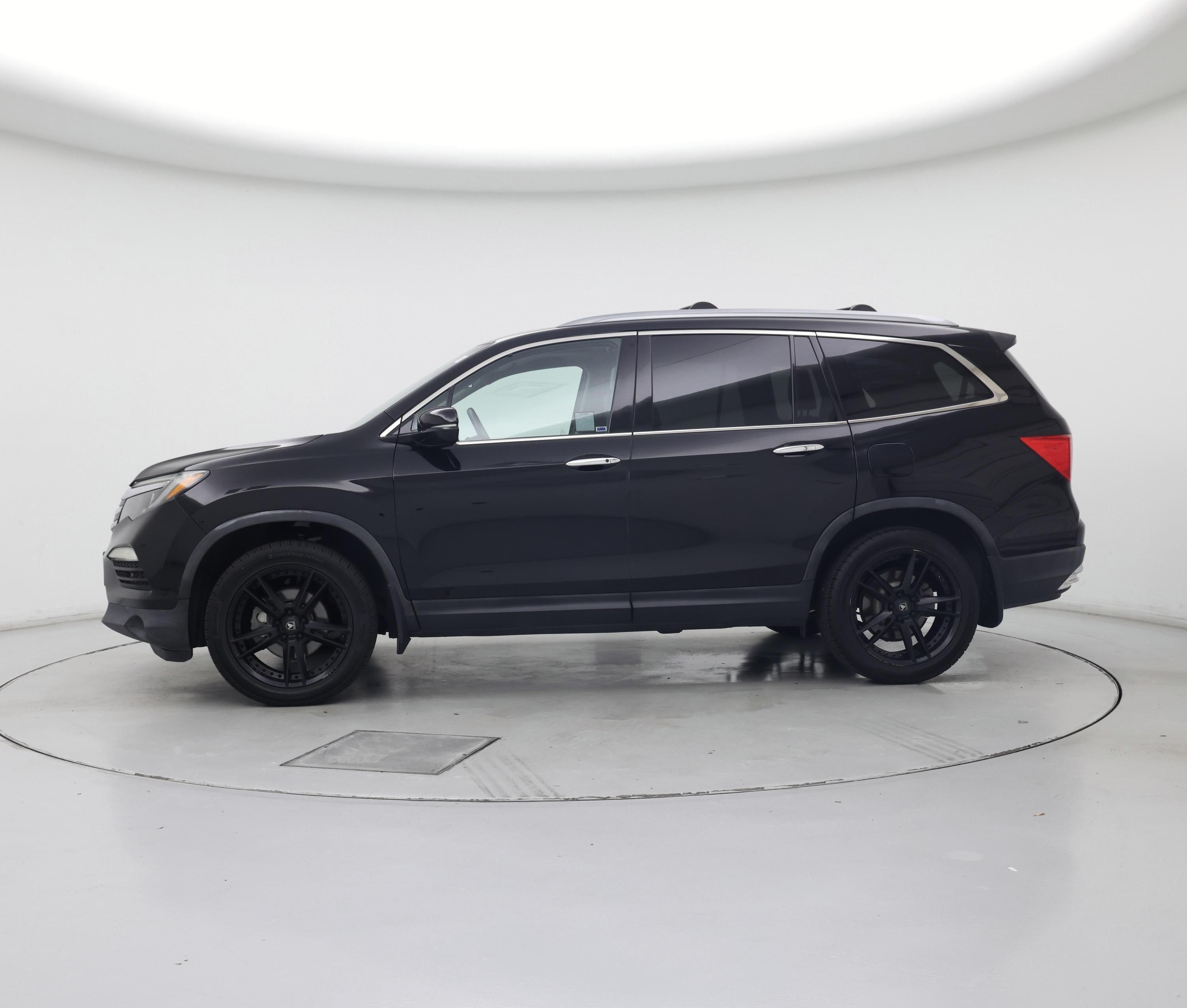 Thumbnail: 2016 Honda Pilot - 3