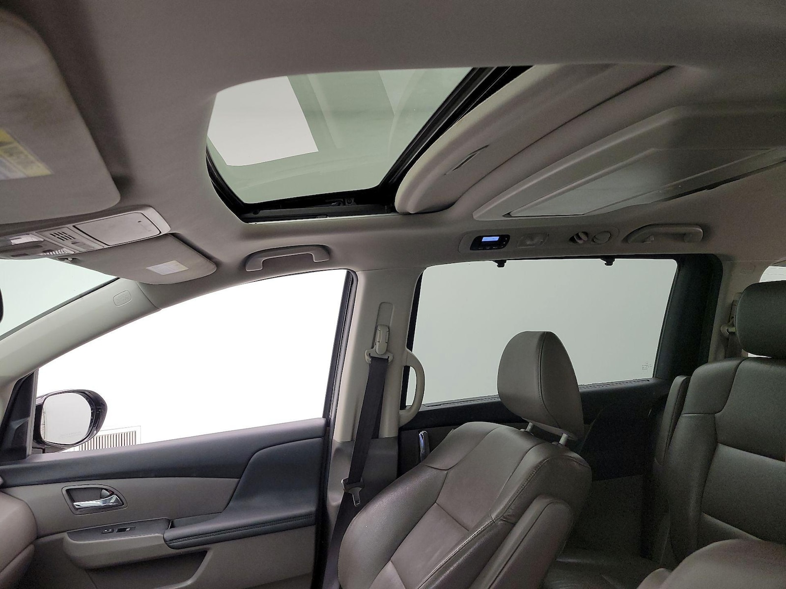 Sunroof(s) & Overhead Airbags