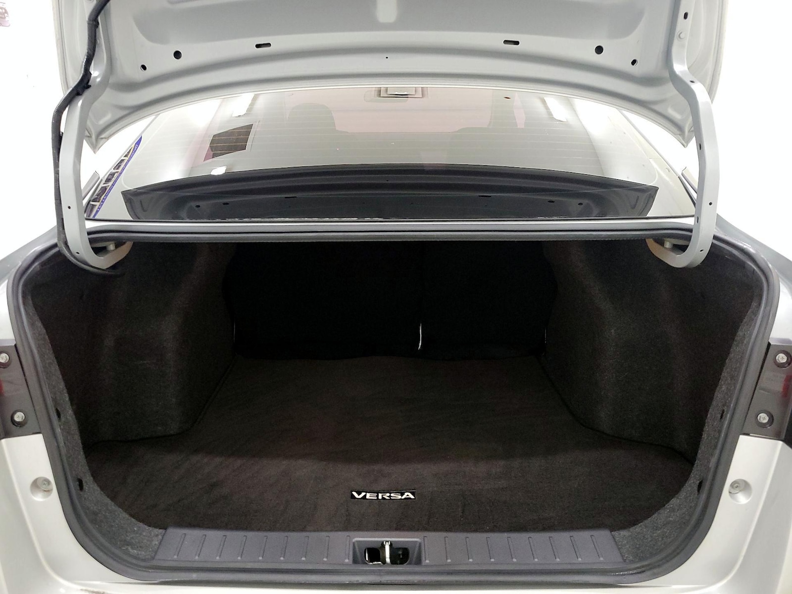 2022 Nissan Versa Sedan SV - Photo 20