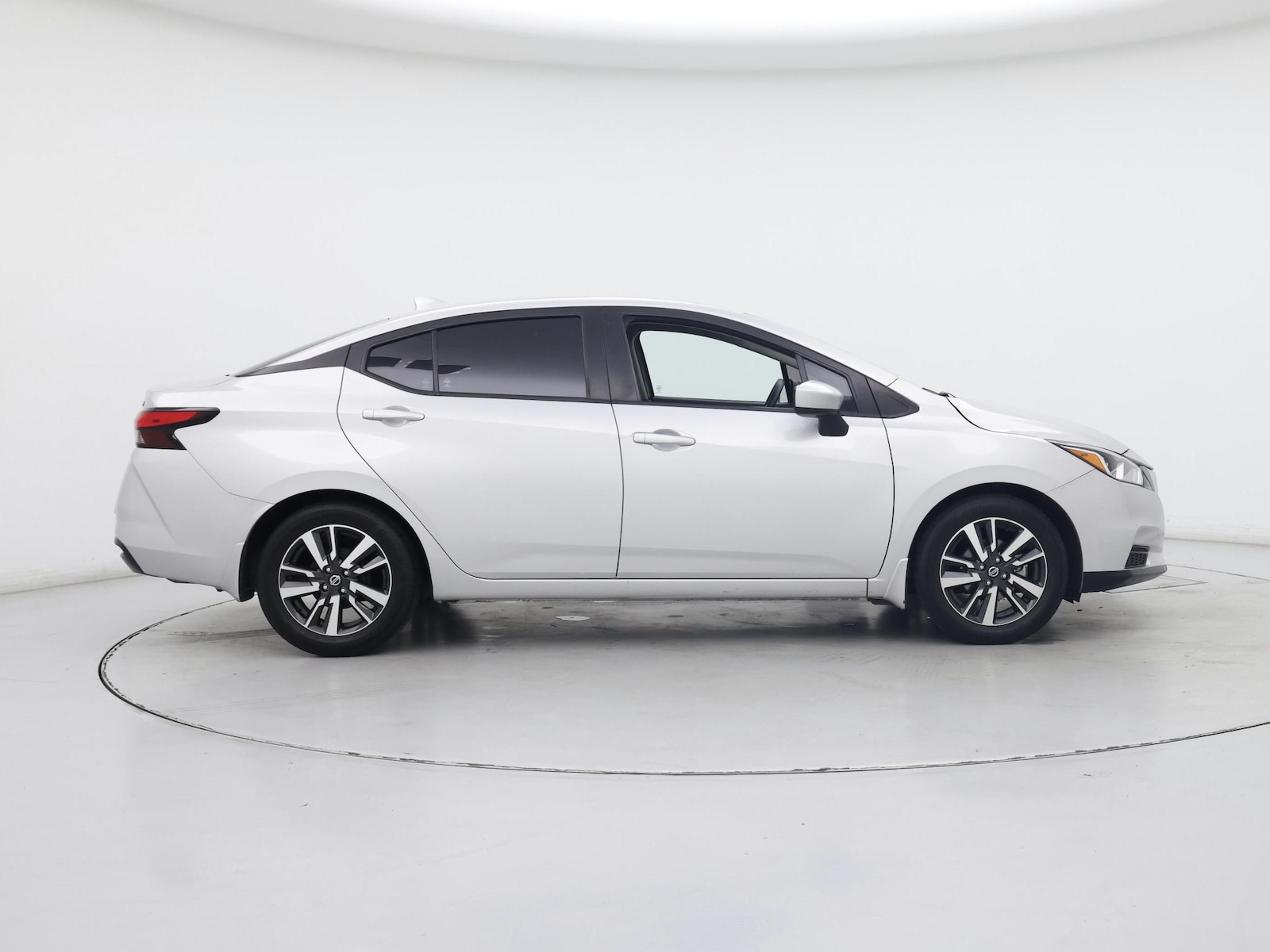 2022 Nissan Versa Sedan SV - Photo 8
