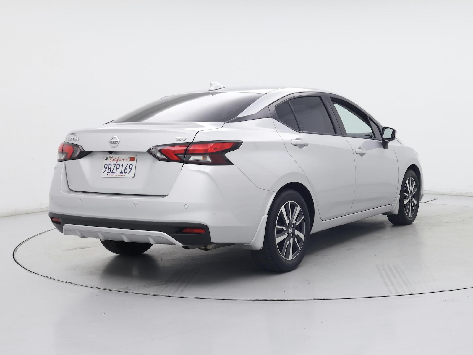 2022 Nissan Versa Sedan SV - Photo 9