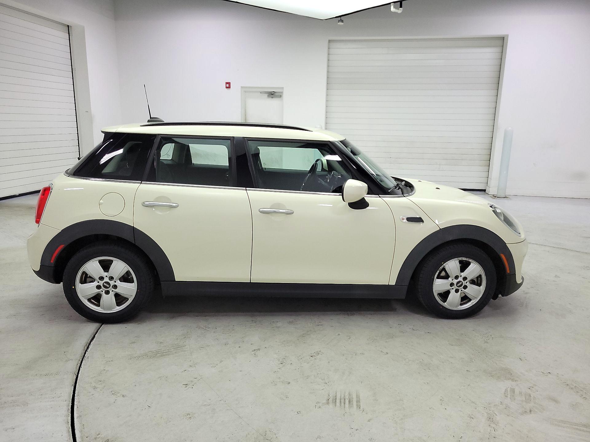 Thumbnail: 2020 MINI Cooper Hardtop - 4