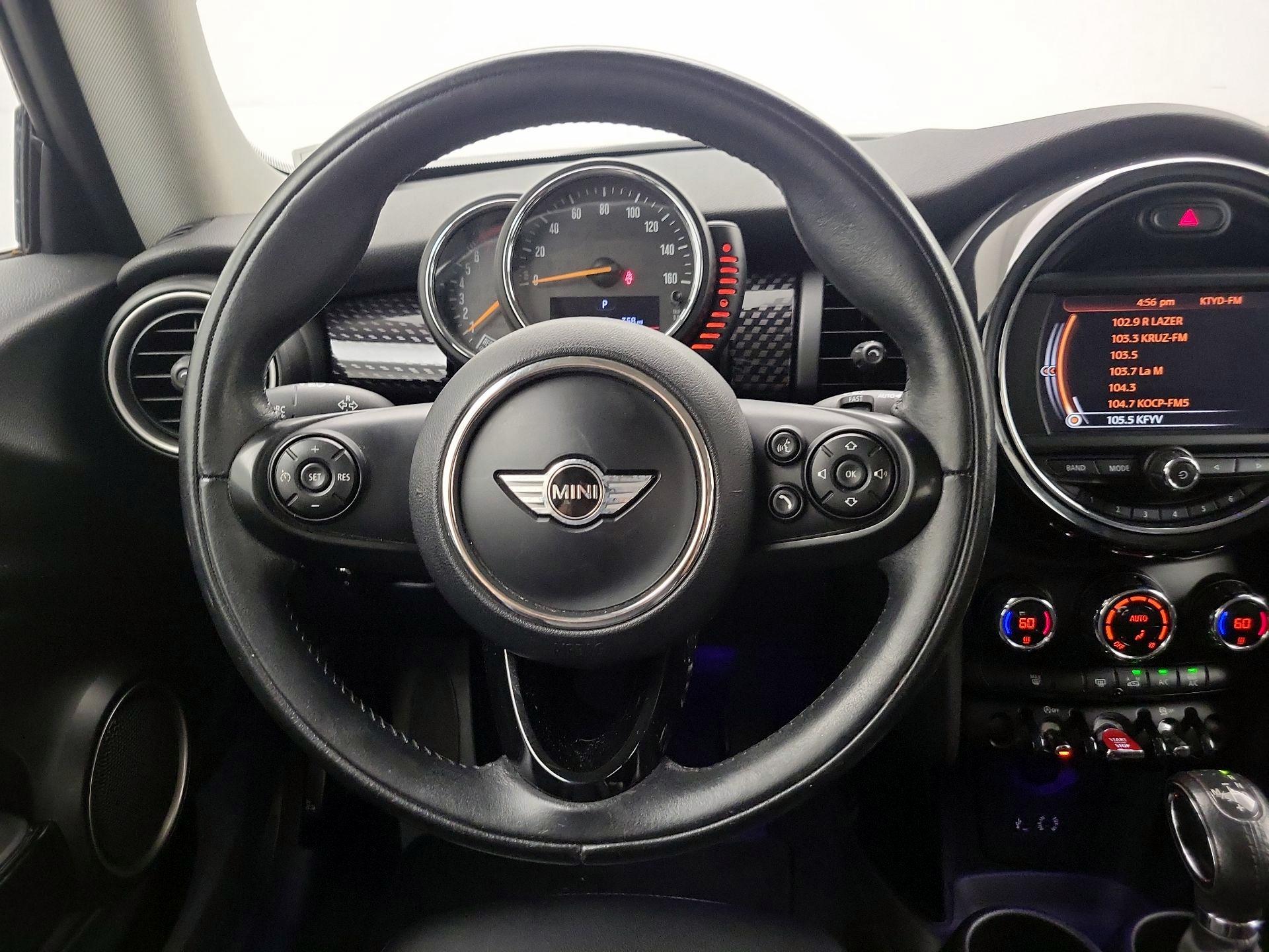 Thumbnail: 2015 MINI Cooper Hardtop - 10