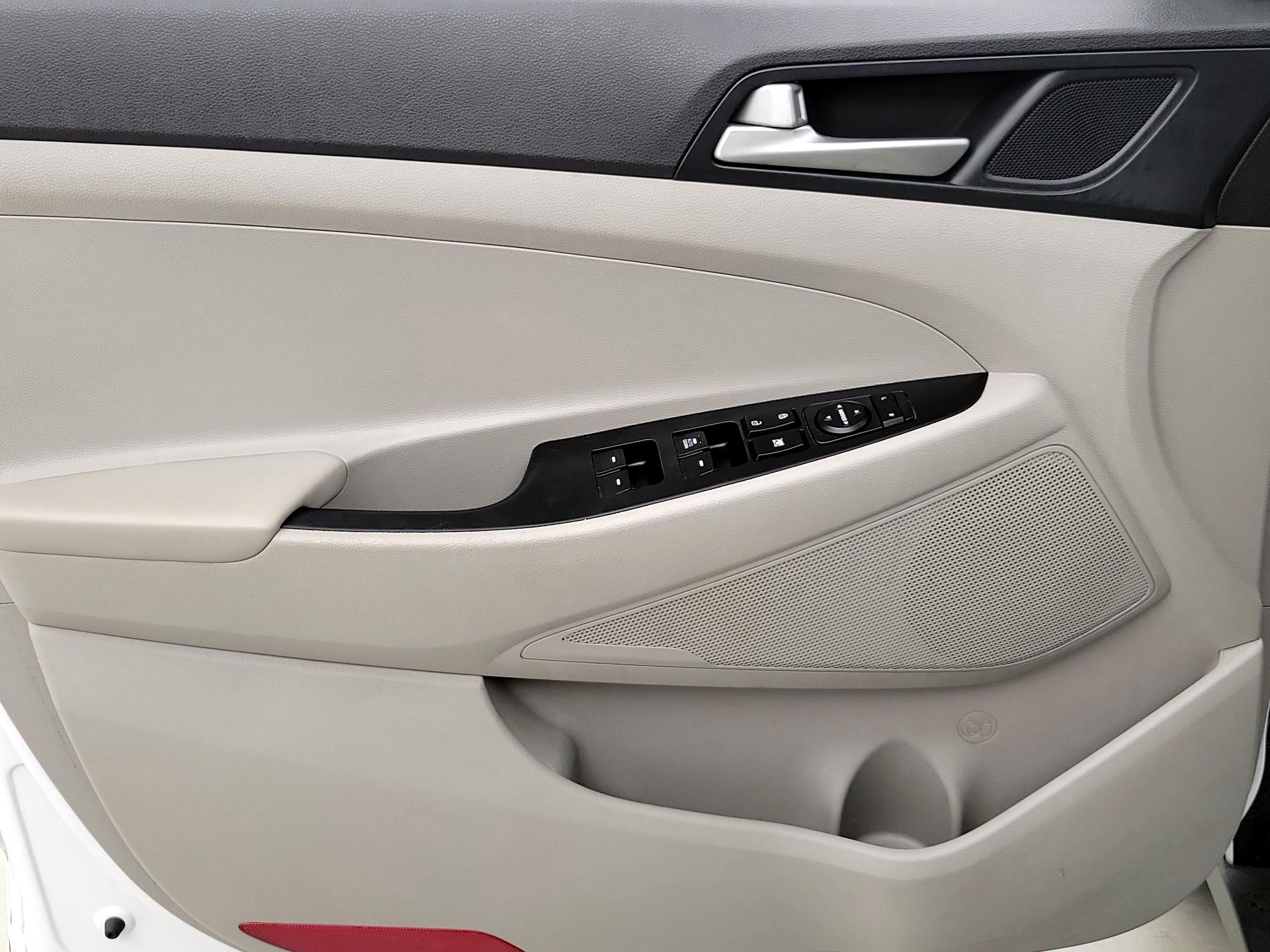 Thumbnail: 2019 Hyundai Tucson - 12