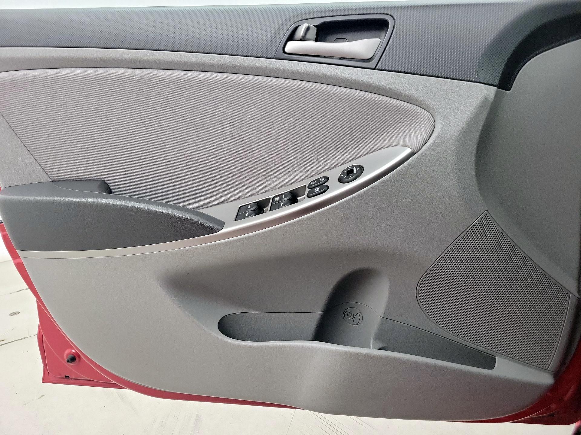 Thumbnail: 2016 Hyundai Accent - 12