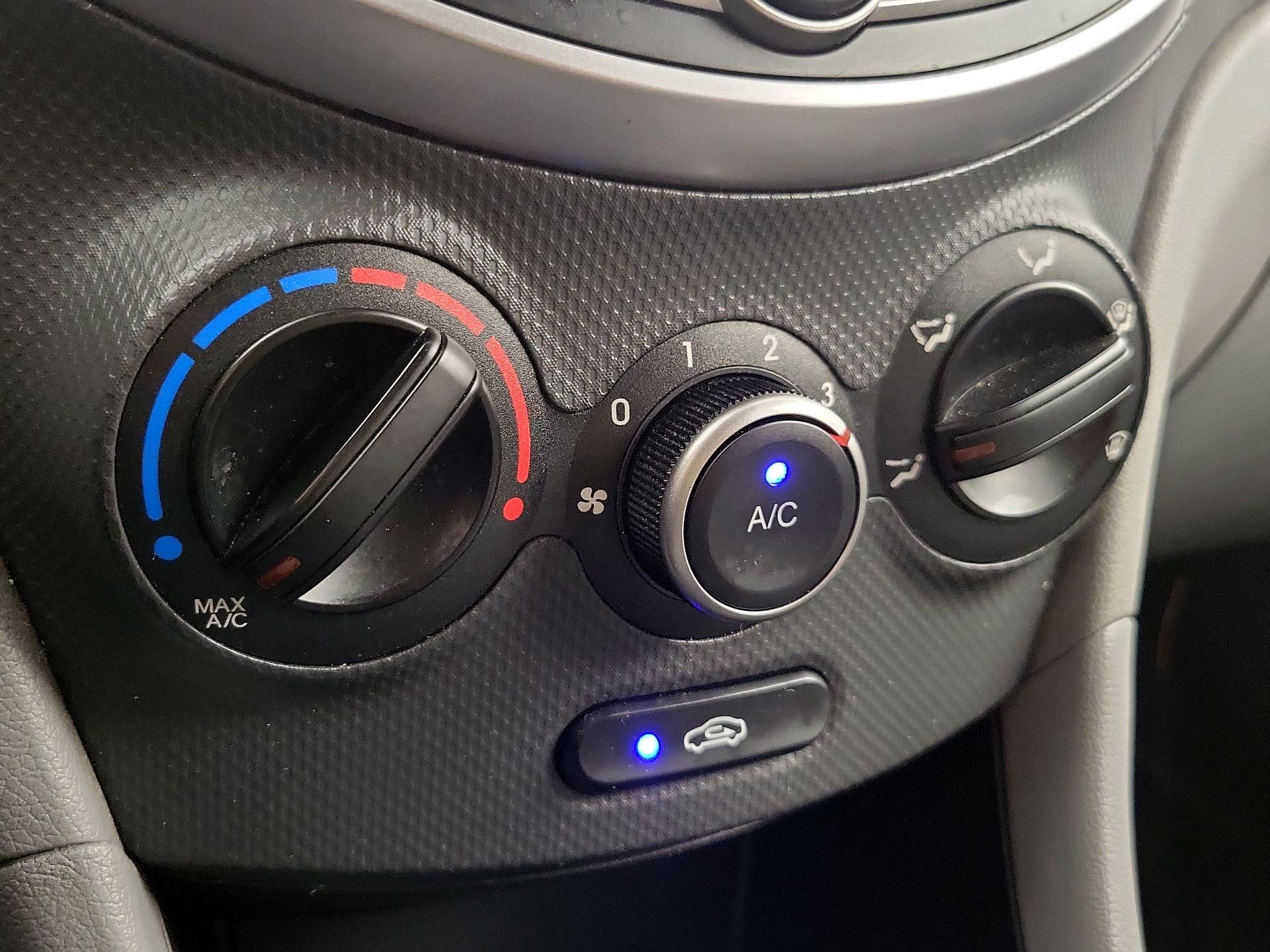 Thumbnail: 2016 Hyundai Accent - 15