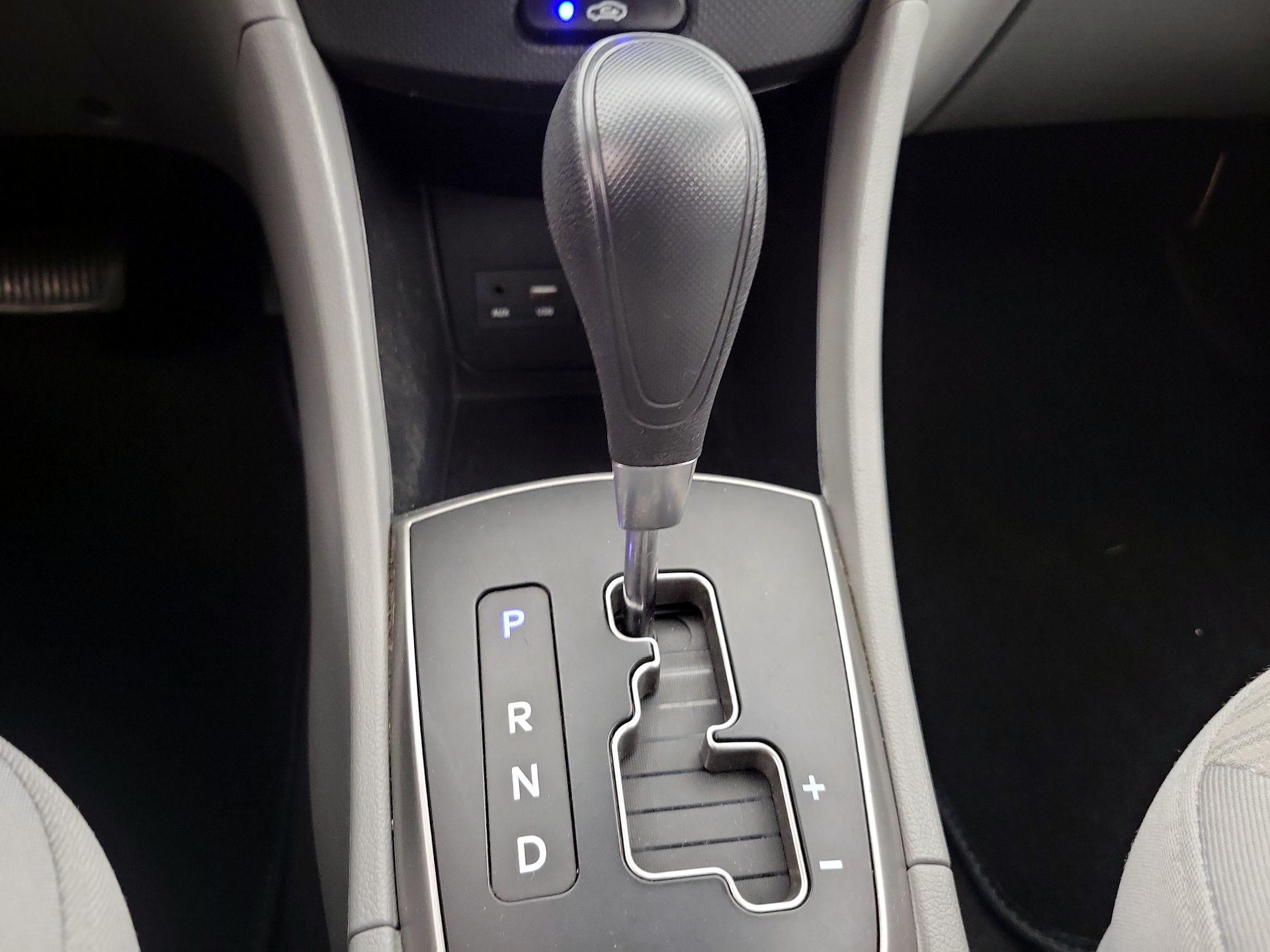 Thumbnail: 2016 Hyundai Accent - 16