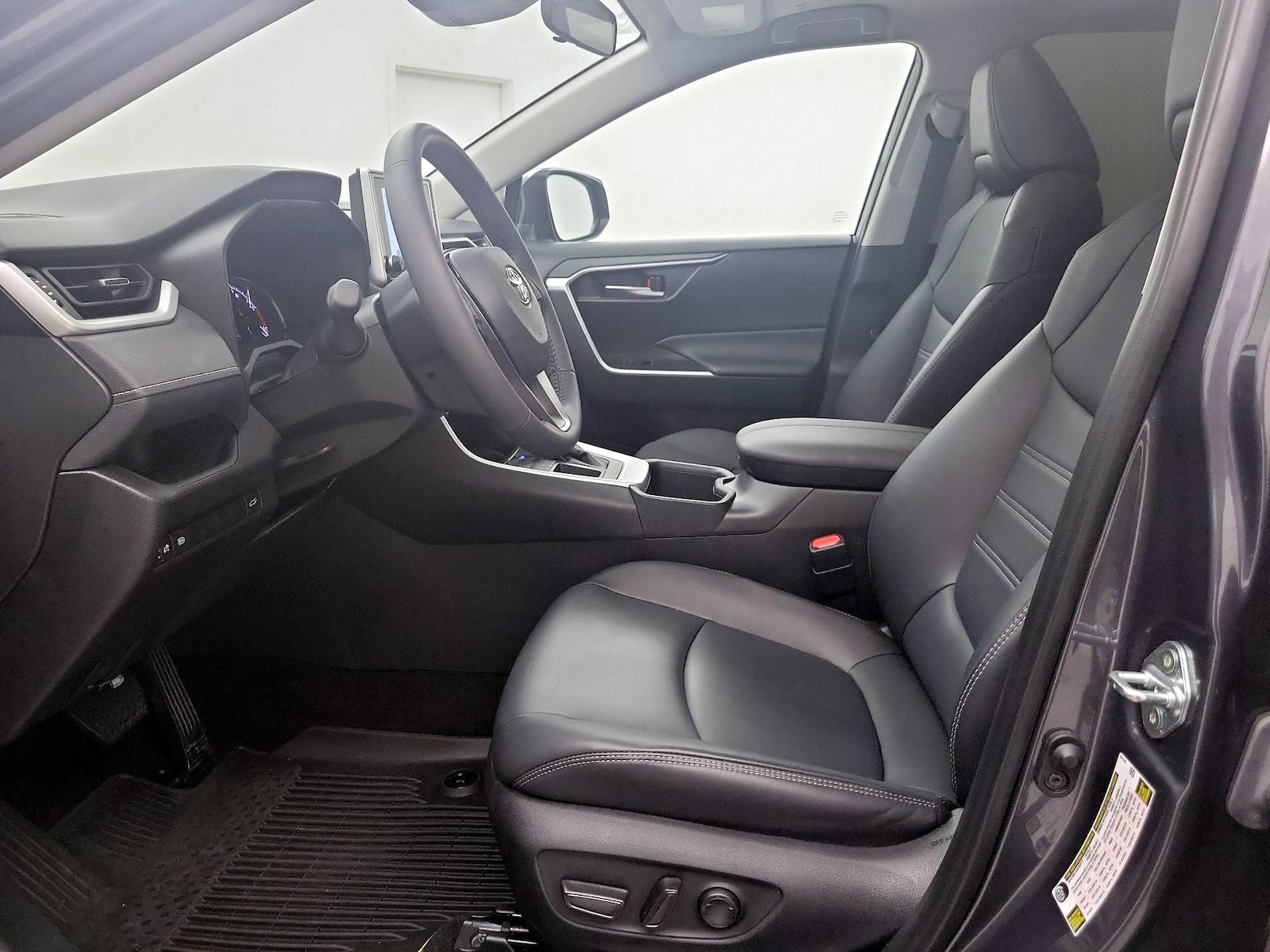2025 Toyota RAV4 XLE Premium - Photo 12