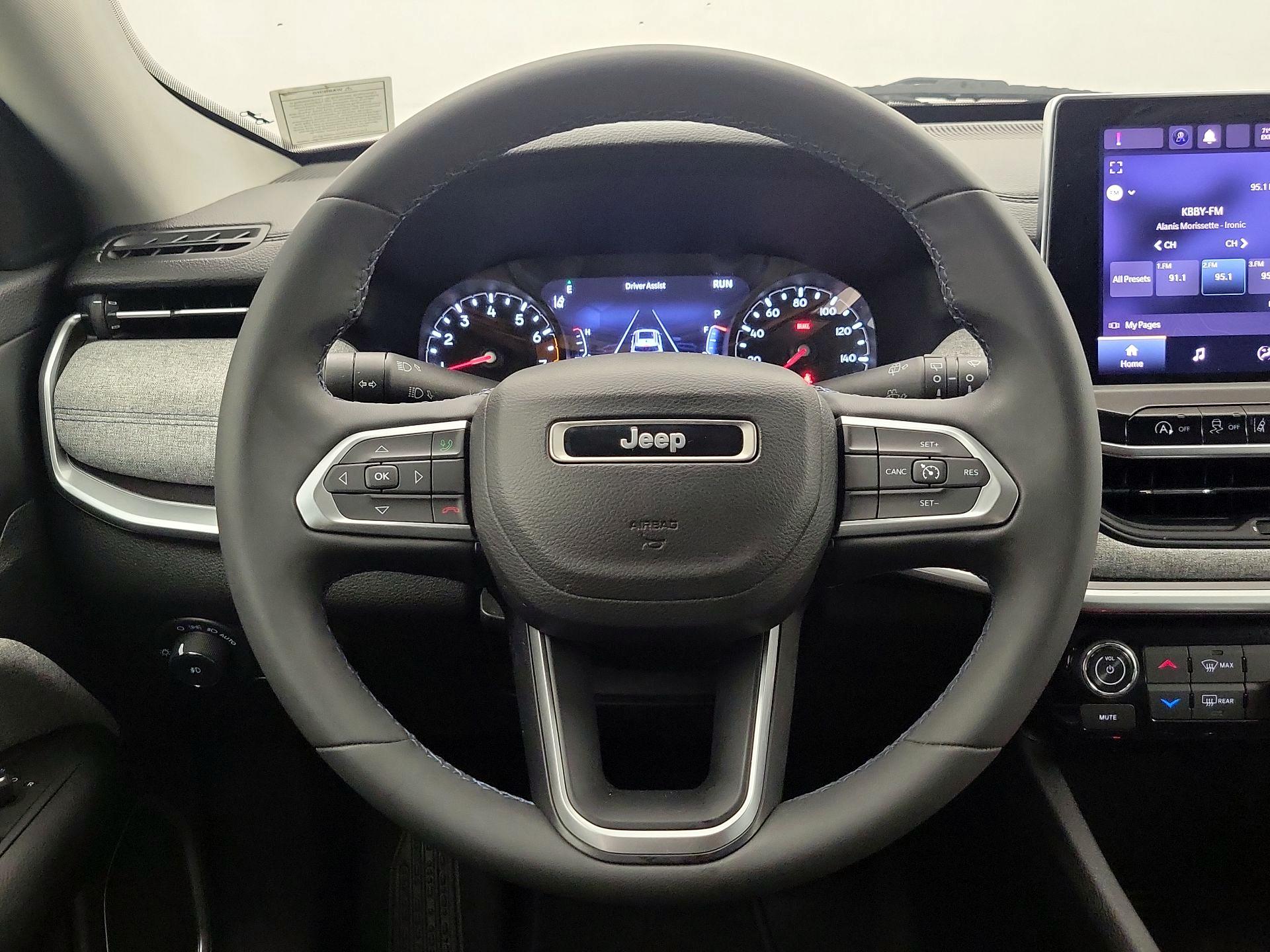 Thumbnail: 2022 Jeep Compass - 10
