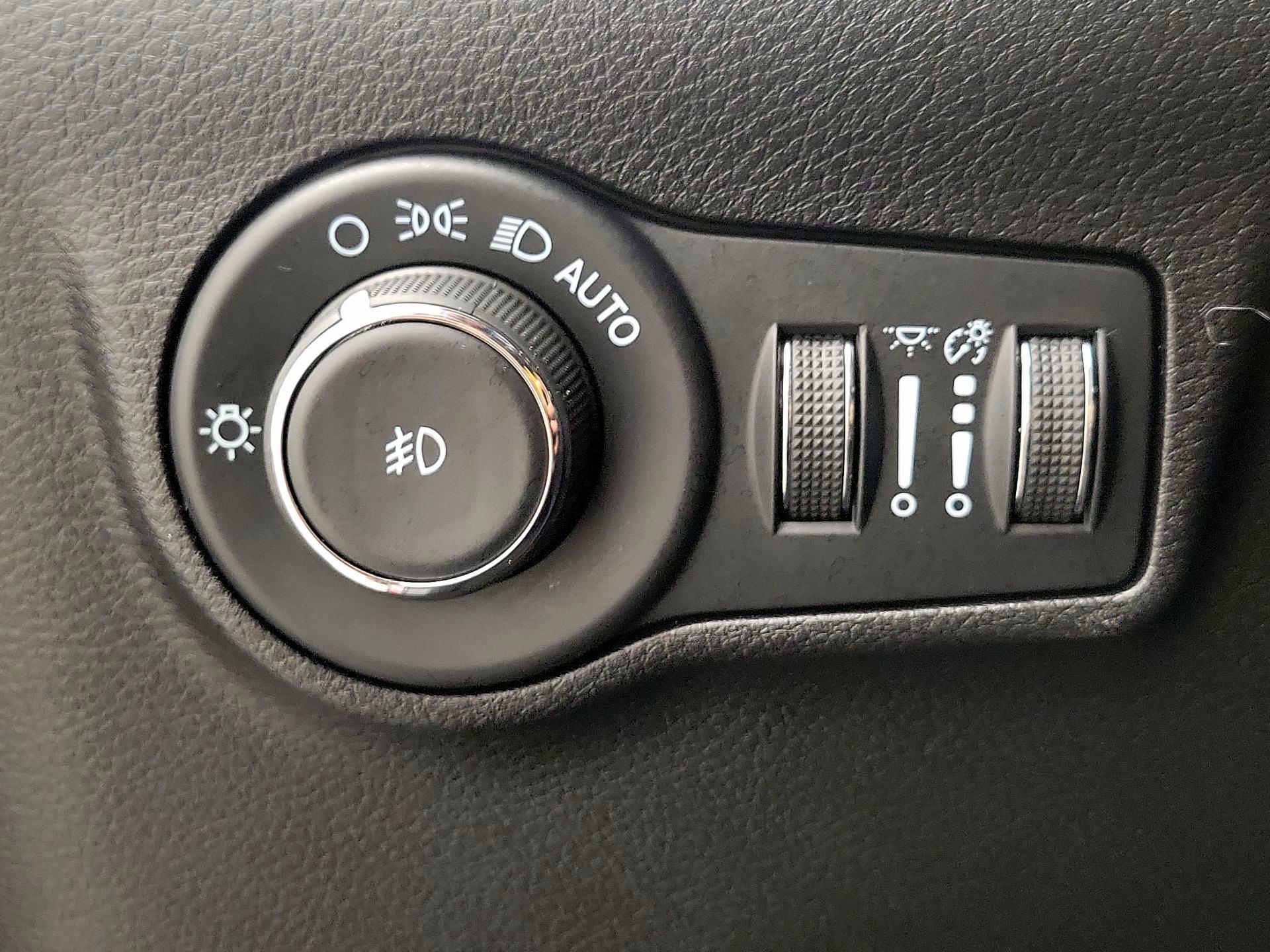 Thumbnail: 2022 Jeep Compass - 13