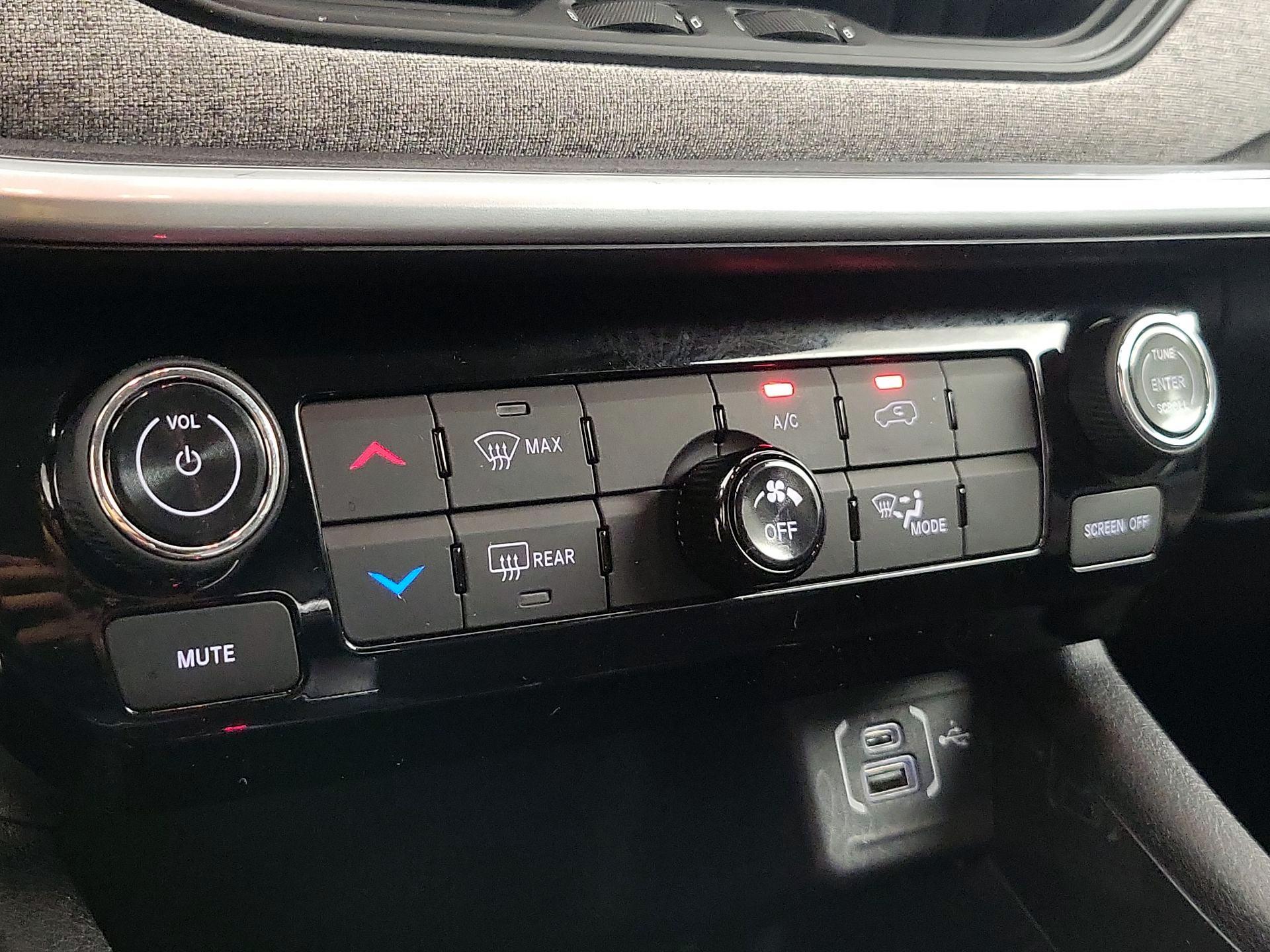 Thumbnail: 2022 Jeep Compass - 16