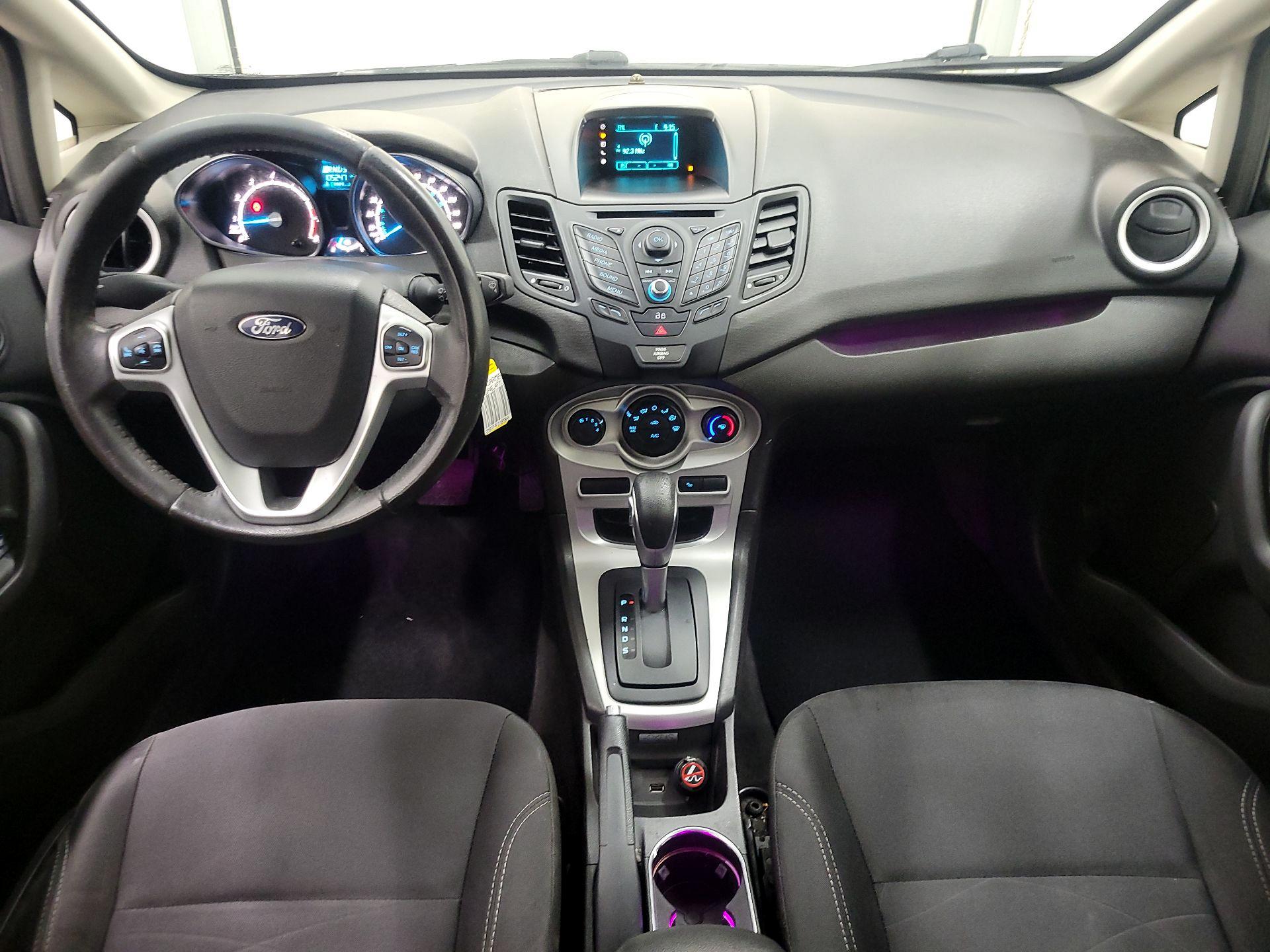 Thumbnail: 2015 Ford Fiesta - 9