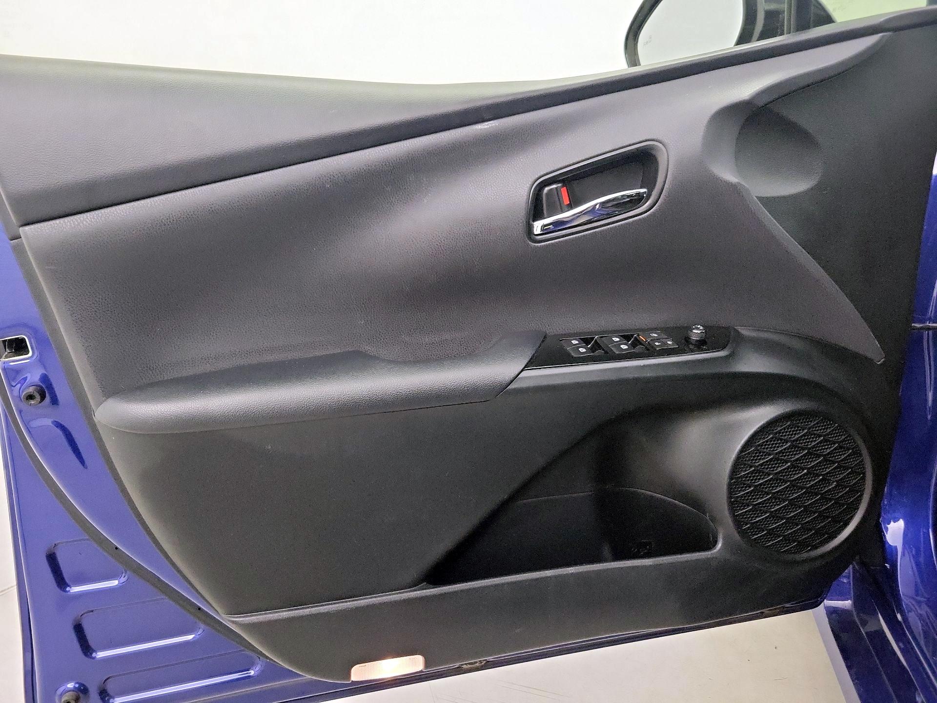 Thumbnail: 2018 Toyota Prius - 12