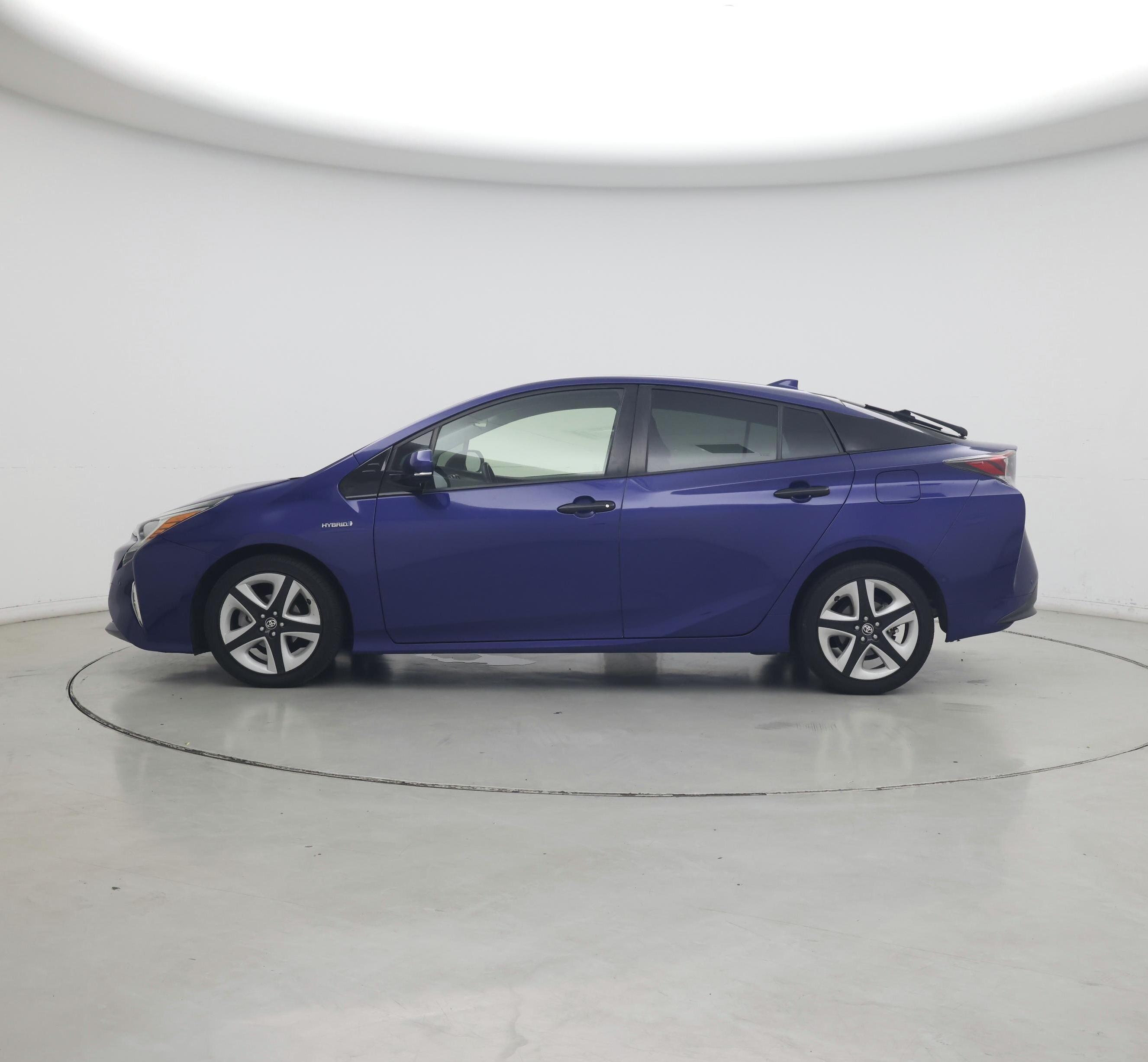 Thumbnail: 2018 Toyota Prius - 3