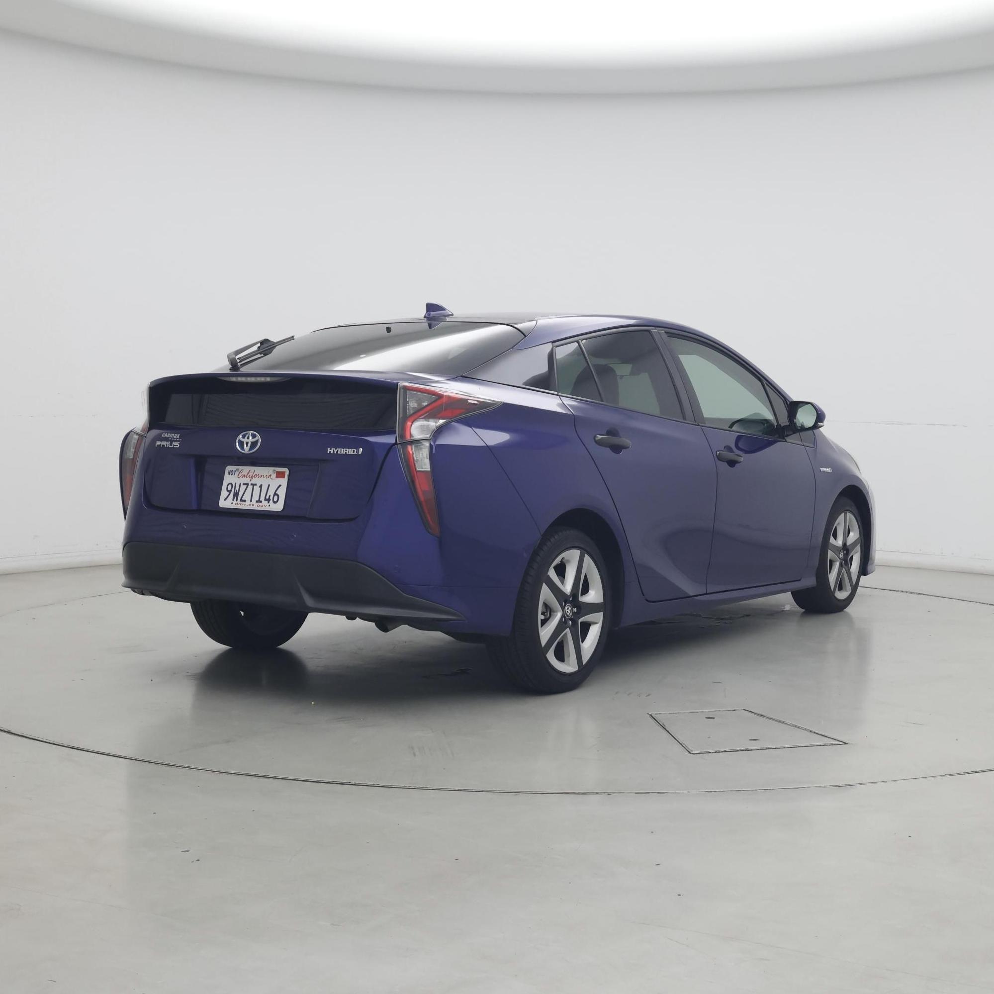 Thumbnail: 2018 Toyota Prius - 8