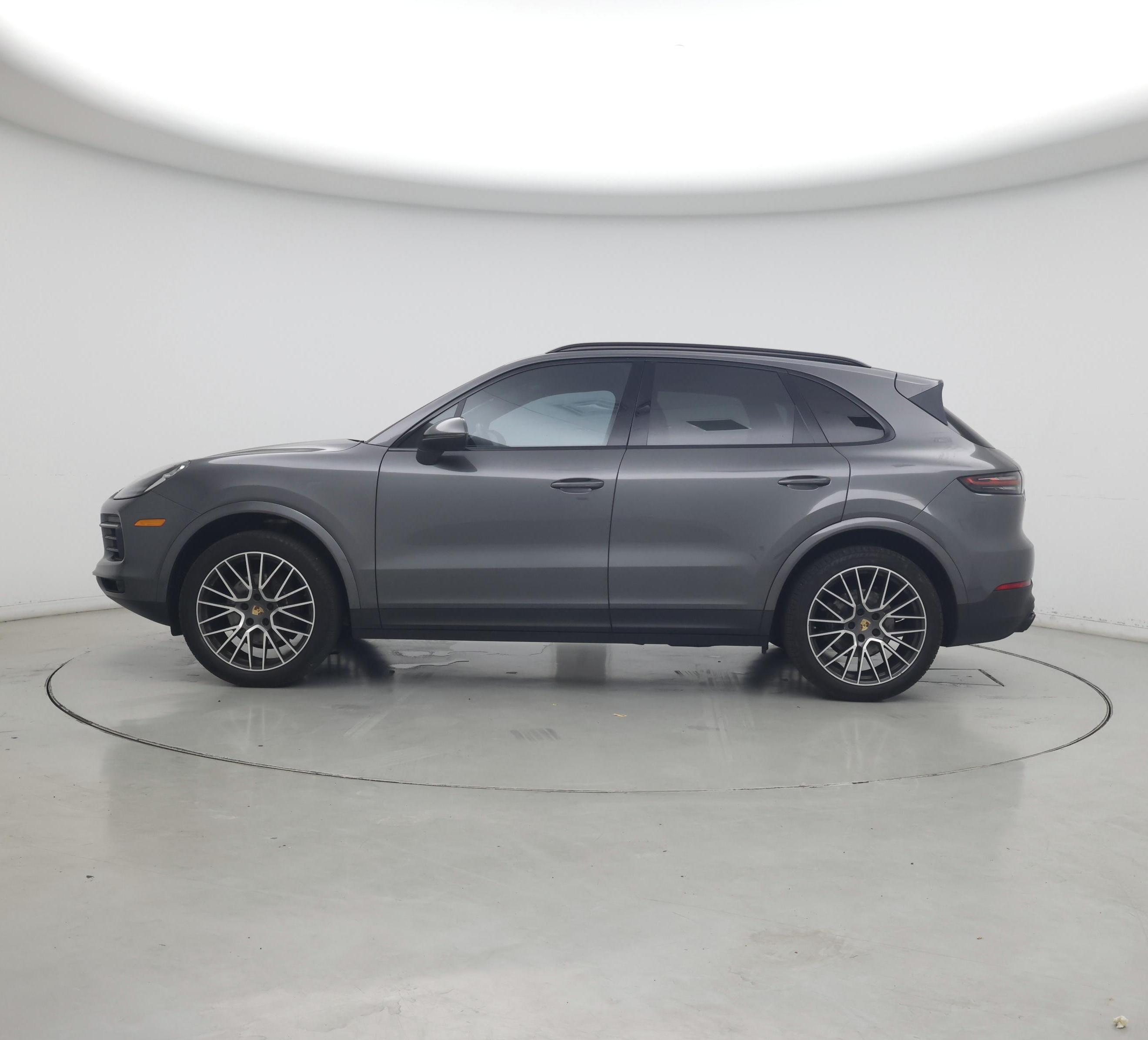 Thumbnail: 2019 Porsche Cayenne - 3