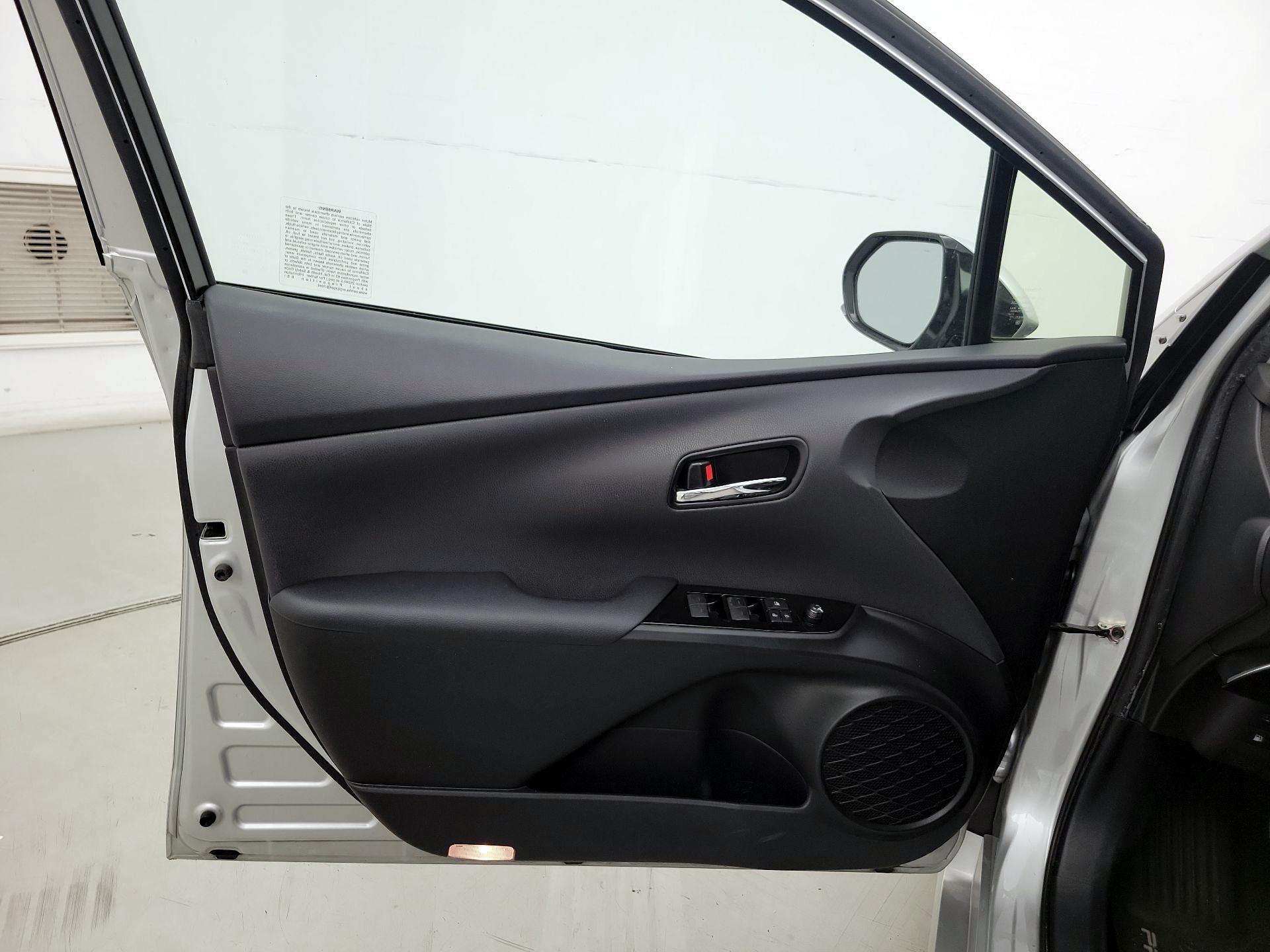Thumbnail: 2019 Toyota Prius Prime - 12