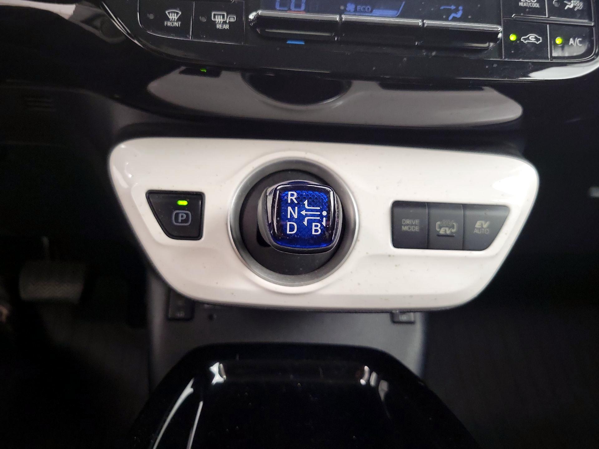 Thumbnail: 2019 Toyota Prius Prime - 17