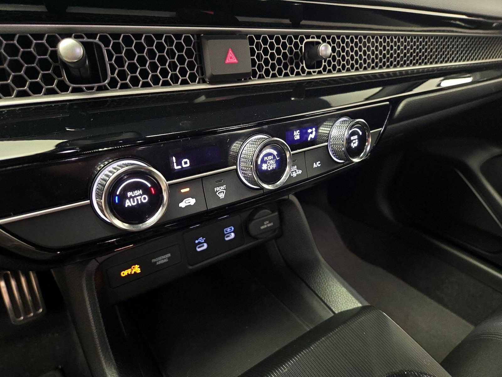 2025 Honda Civic Sport - Photo 17