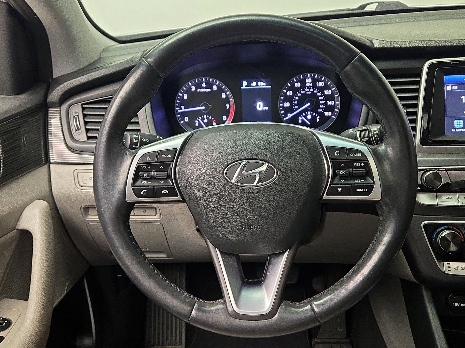 Thumbnail: 2019 Hyundai Sonata - 10