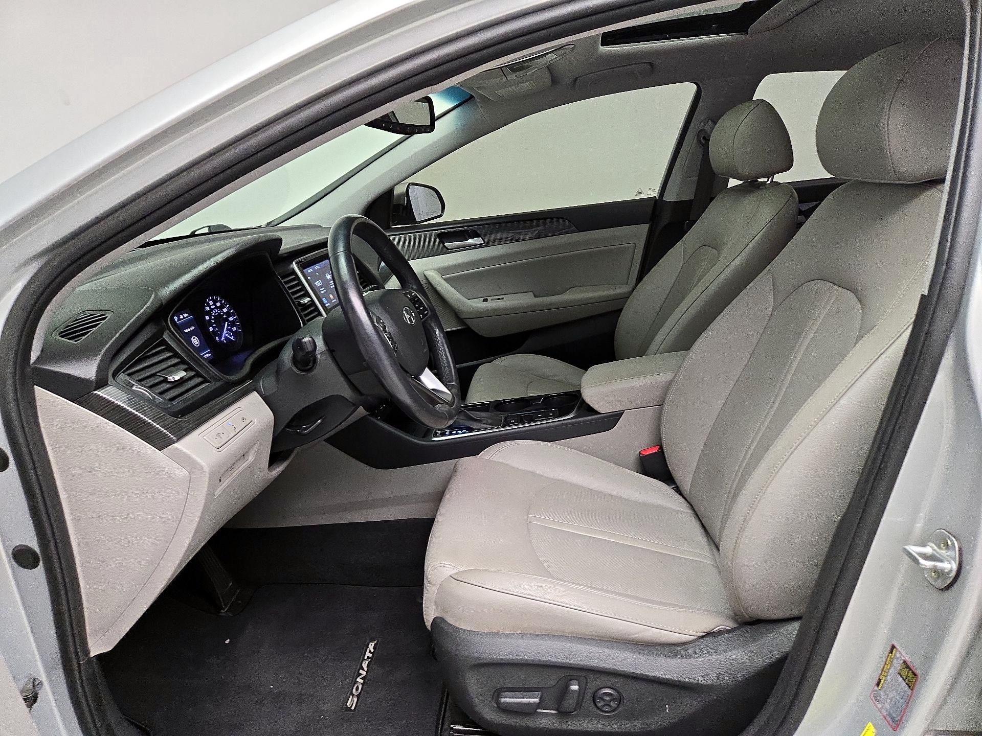 Thumbnail: 2019 Hyundai Sonata - 11