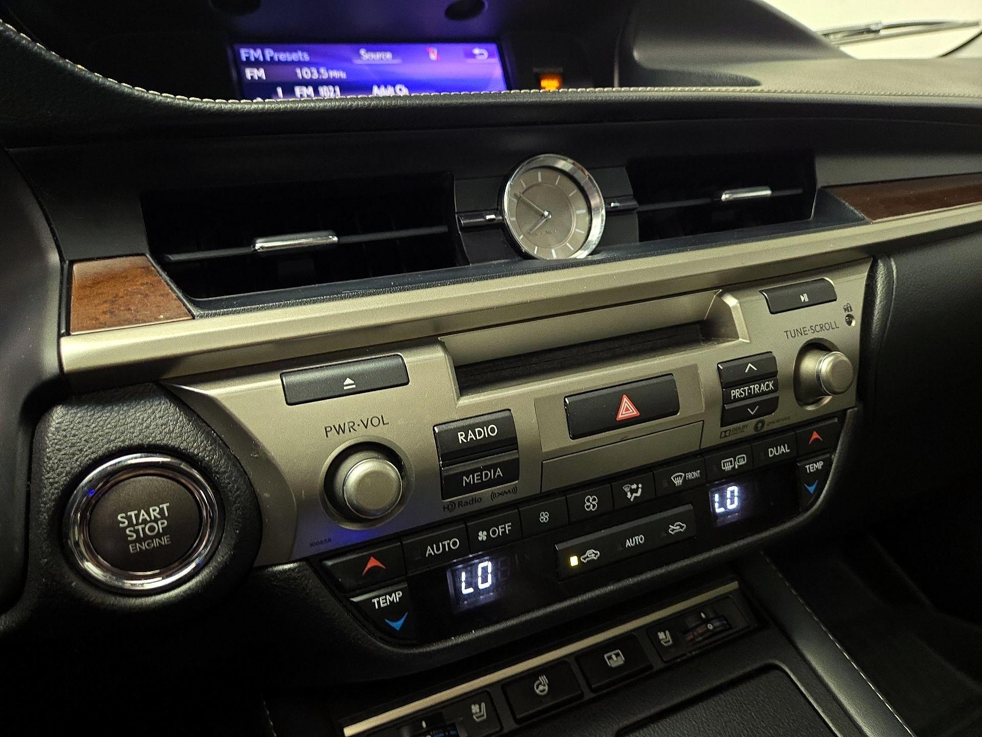 Thumbnail: 2017 Lexus ES - 17