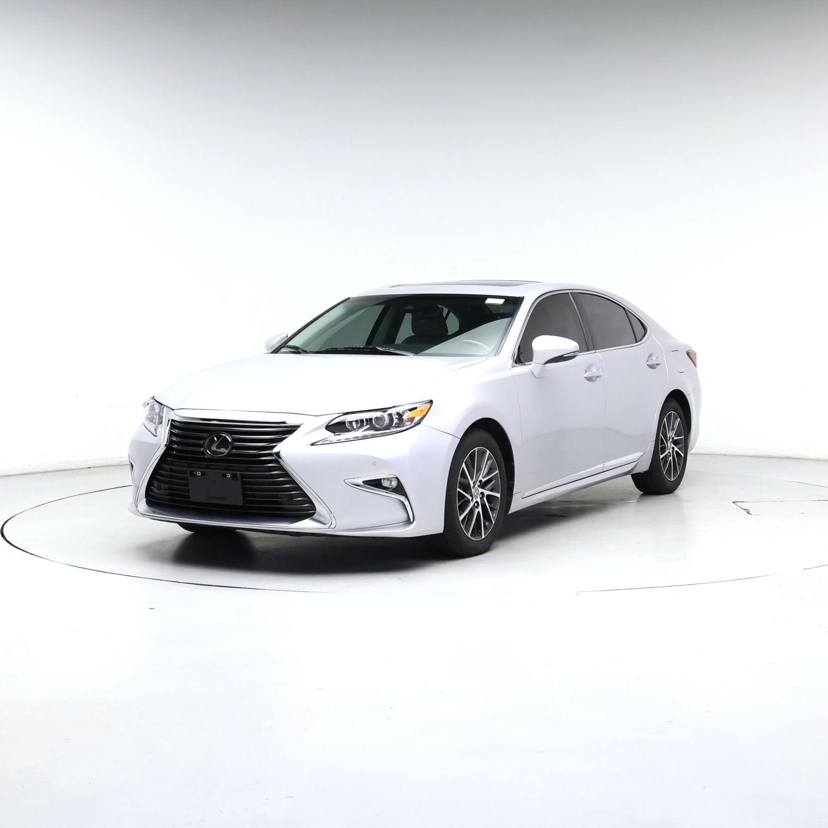 Thumbnail: 2017 Lexus ES - 4