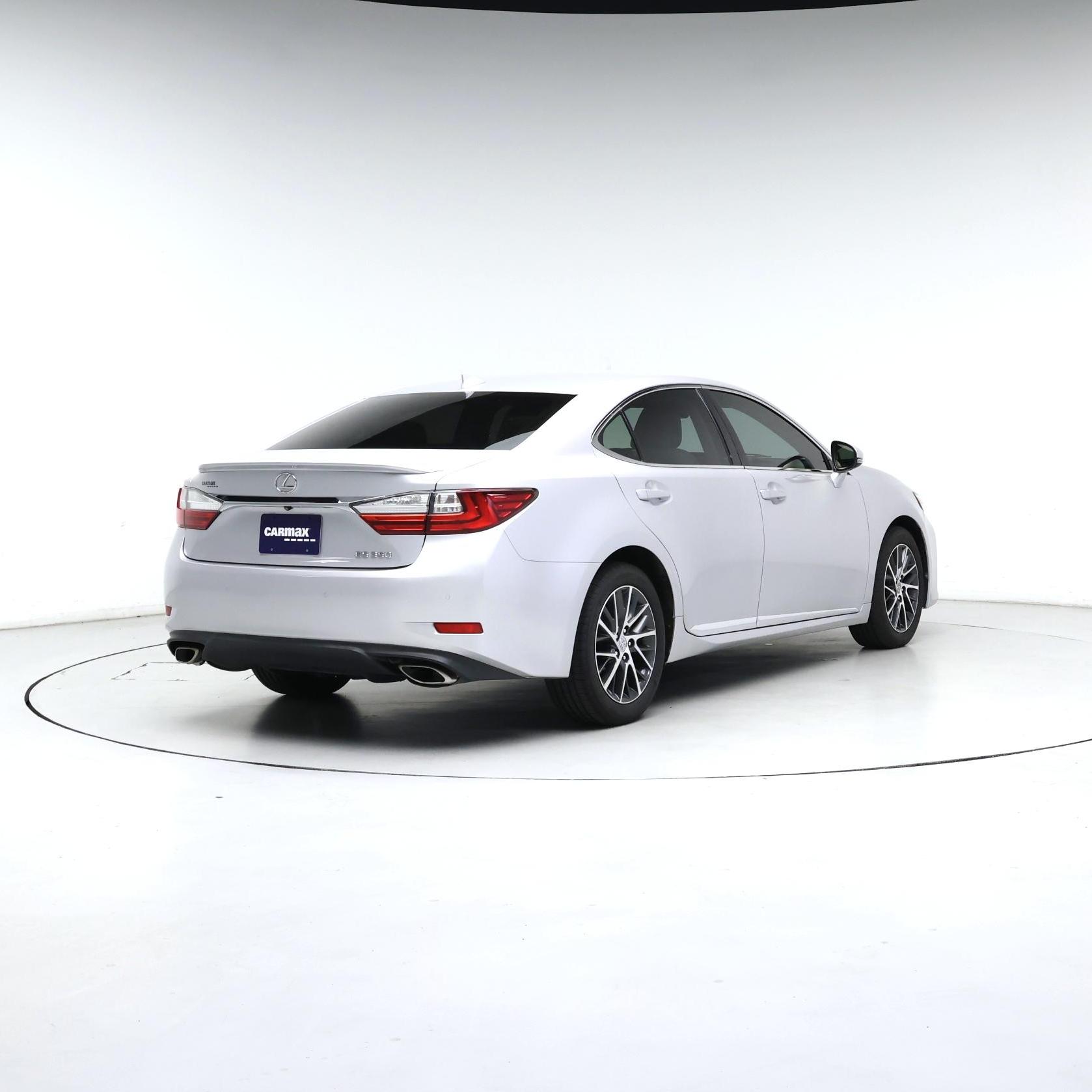 Thumbnail: 2017 Lexus ES - 8