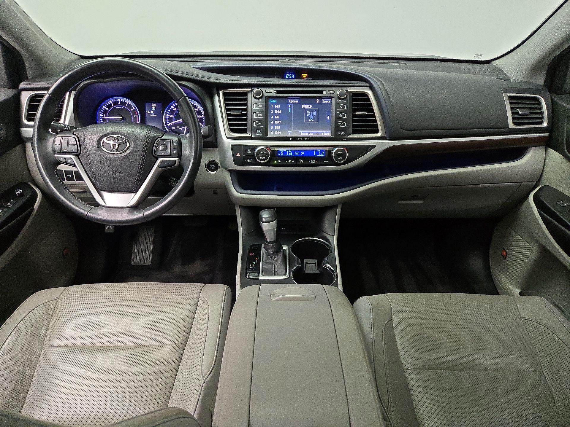 Thumbnail: 2016 Toyota Highlander - 9