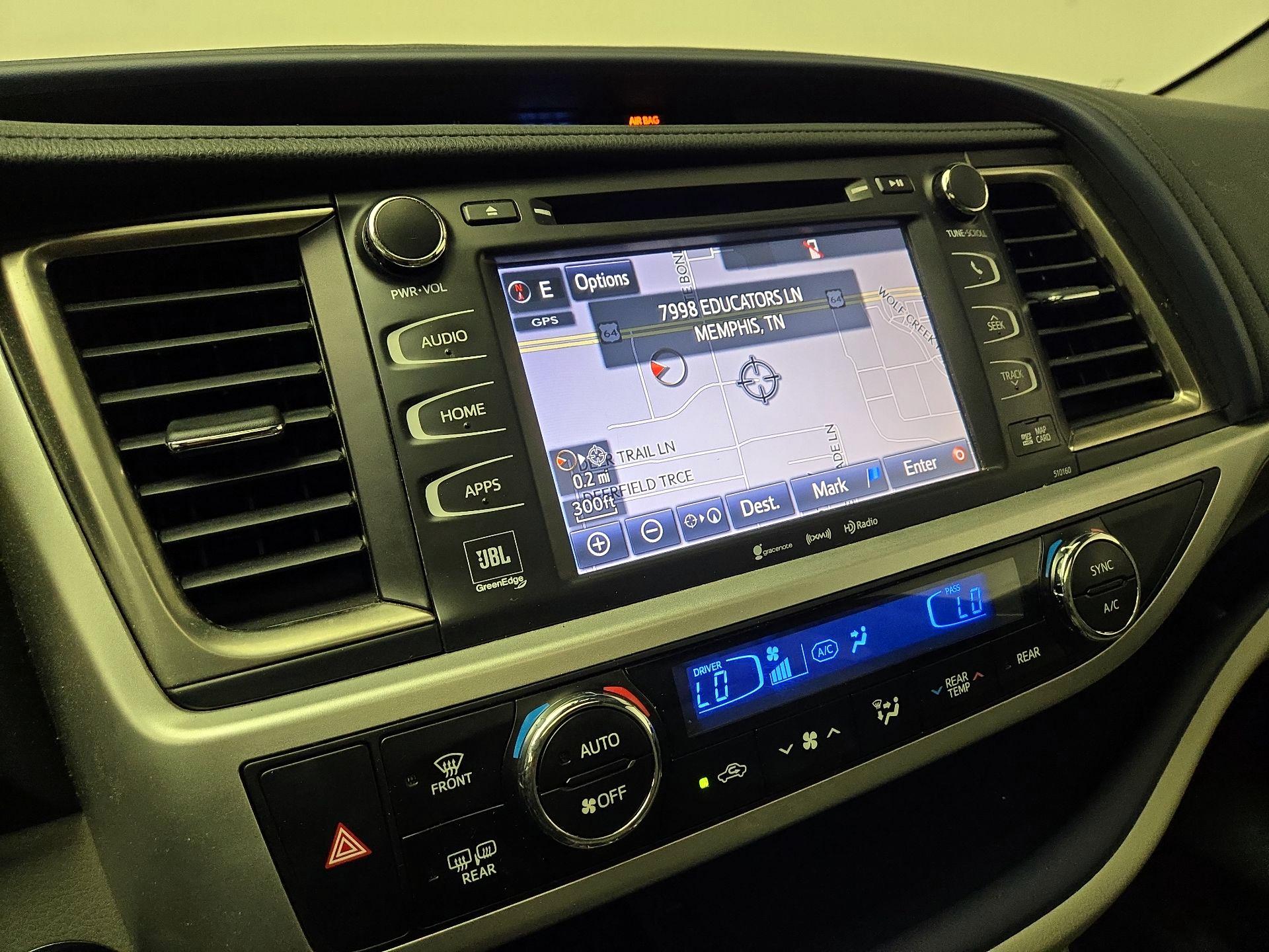 Thumbnail: 2016 Toyota Highlander - 14