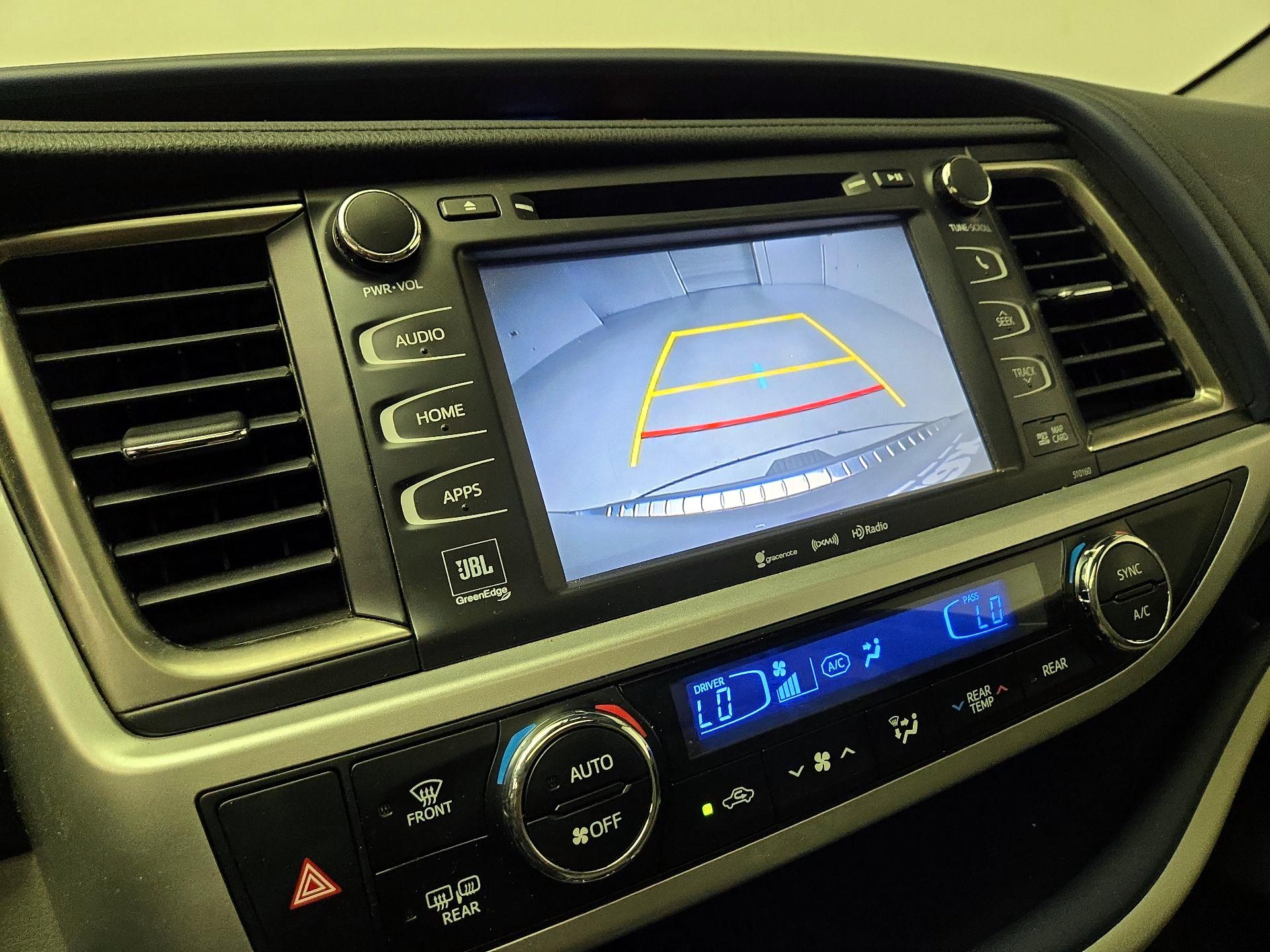 Thumbnail: 2016 Toyota Highlander - 15