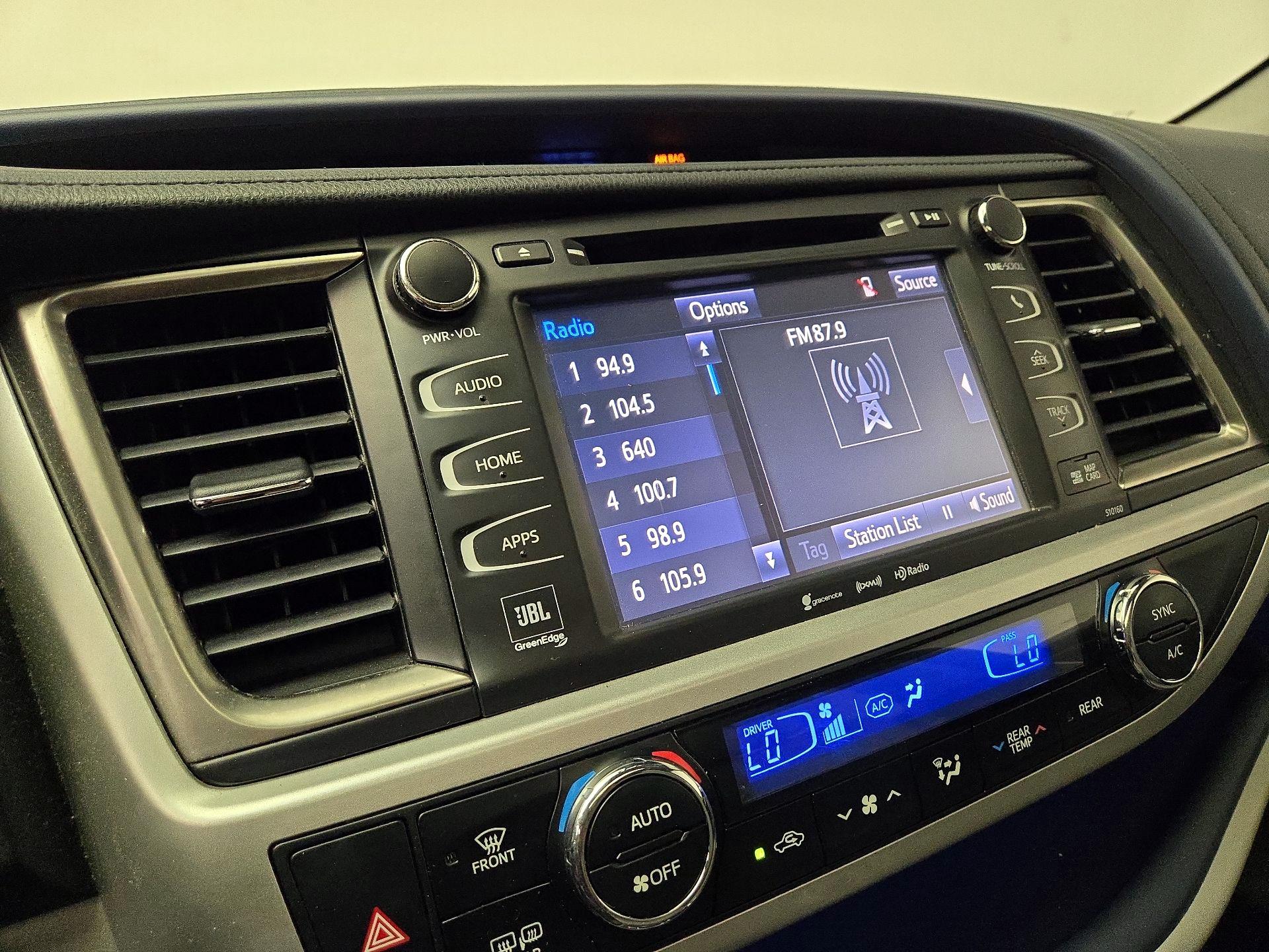 Thumbnail: 2016 Toyota Highlander - 16
