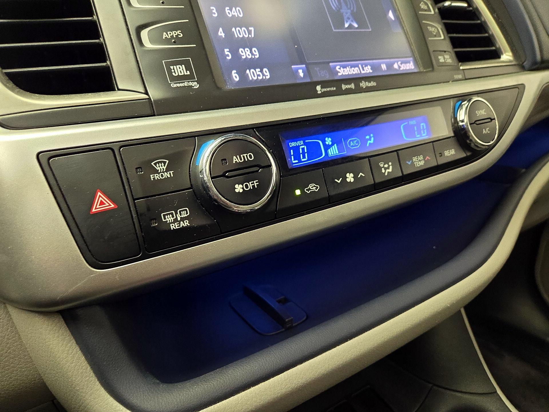 Thumbnail: 2016 Toyota Highlander - 17