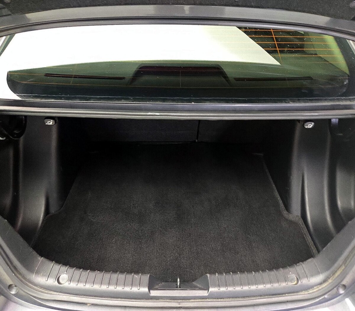 Trunk/Cargo (Seats Up)