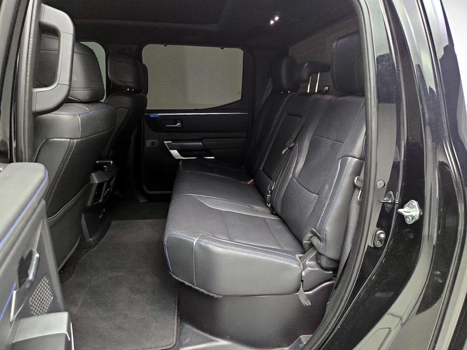 Rear A/C Seat(s)