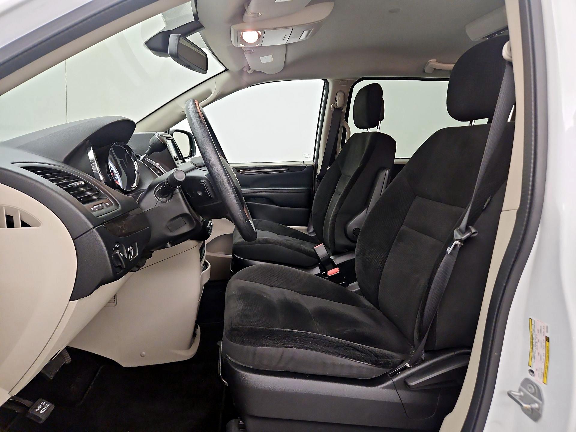 Thumbnail: 2019 Dodge Grand Caravan - 11