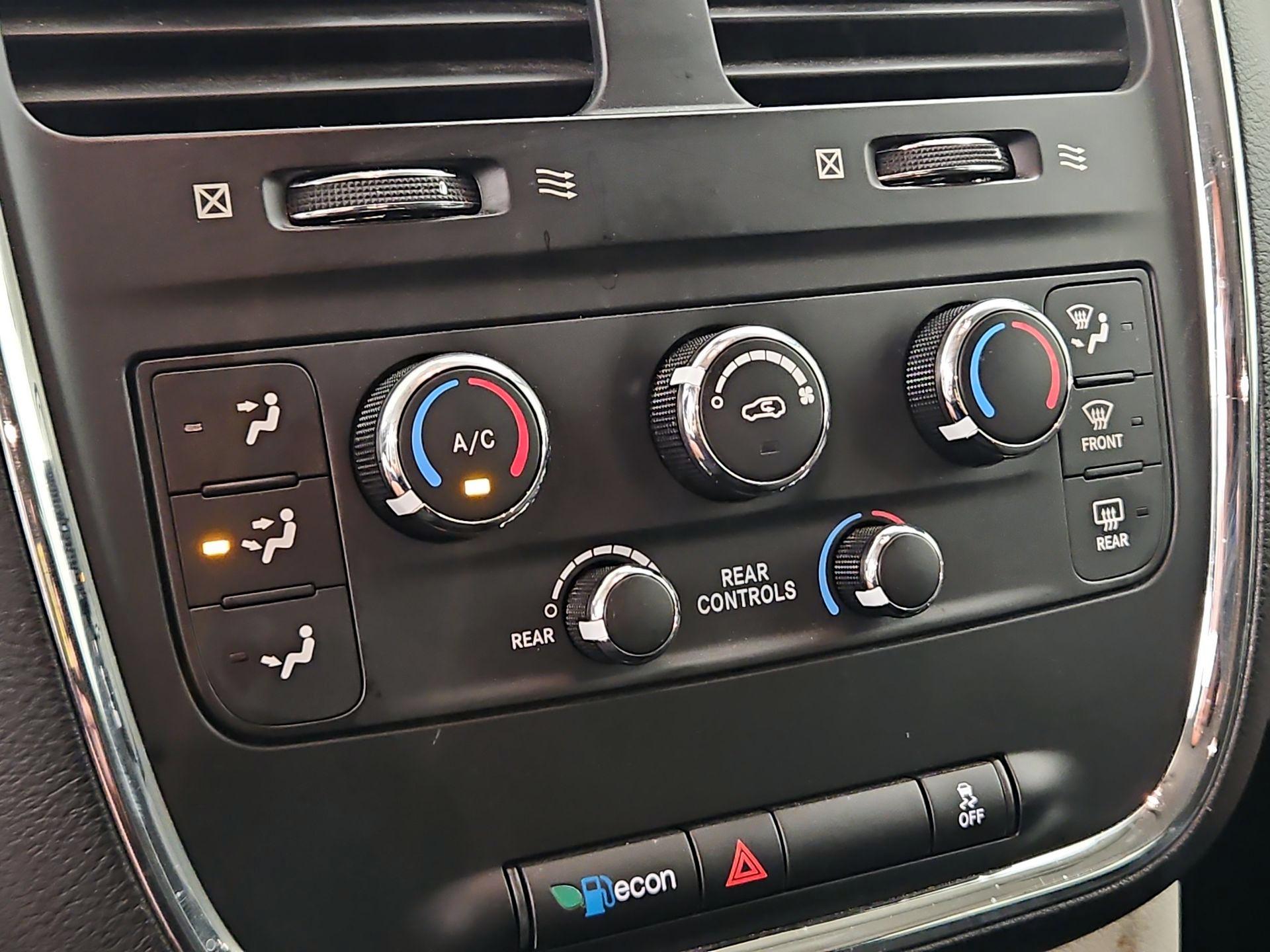 Thumbnail: 2019 Dodge Grand Caravan - 16