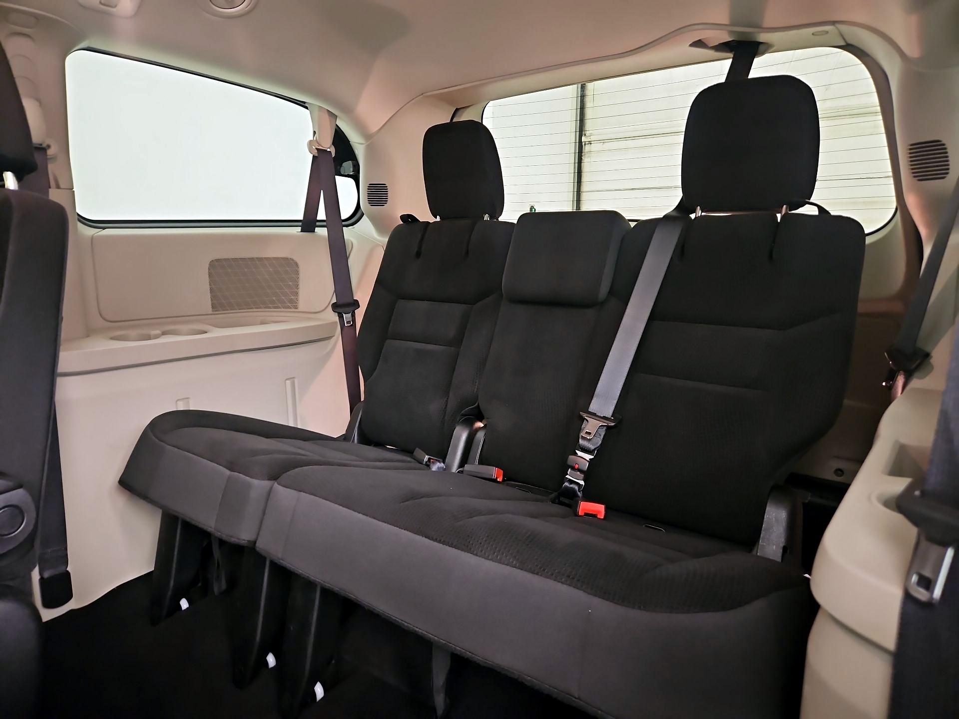Thumbnail: 2019 Dodge Grand Caravan - 20