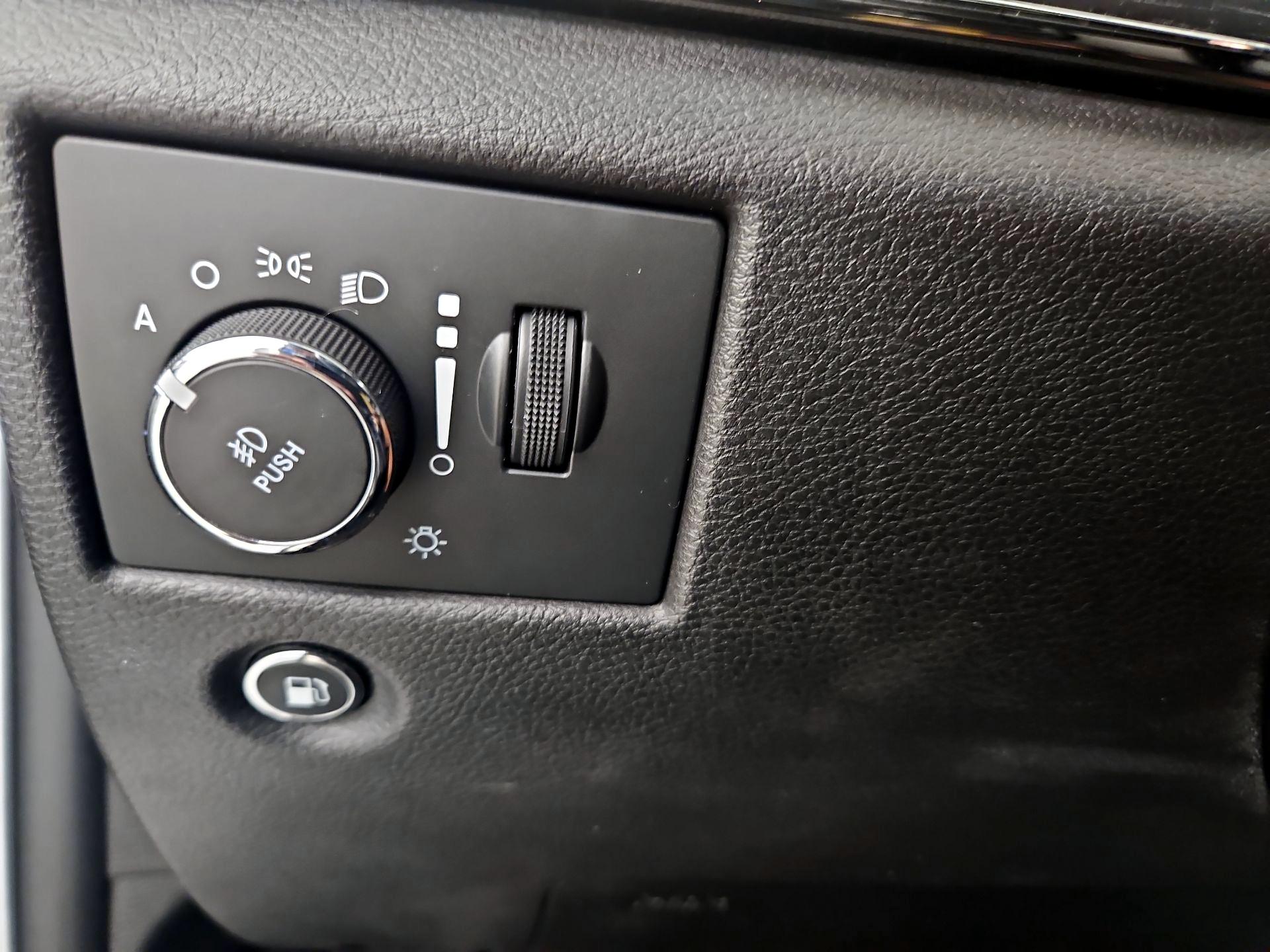 Thumbnail: 2018 Jeep Grand Cherokee - 13