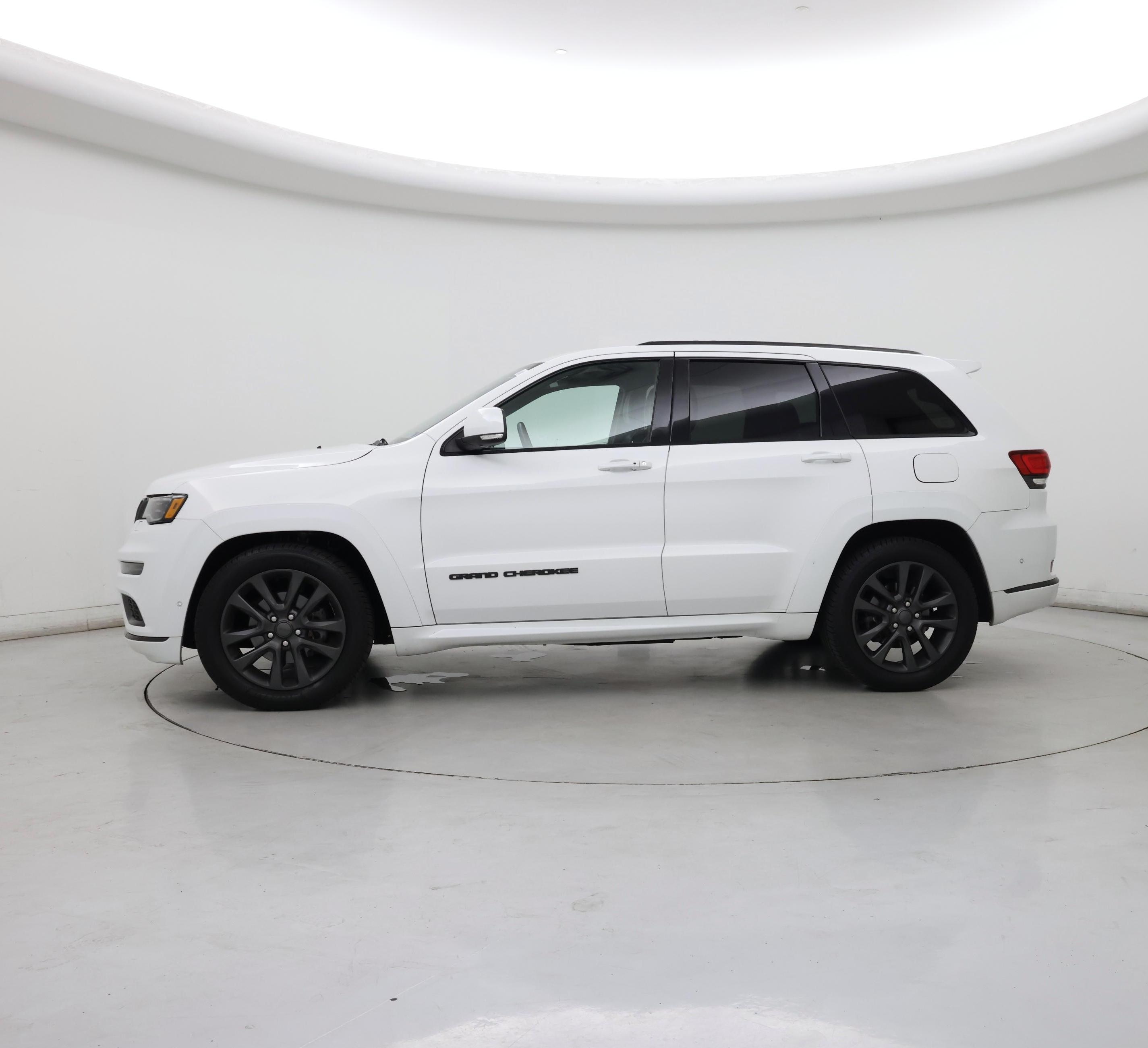Thumbnail: 2018 Jeep Grand Cherokee - 3
